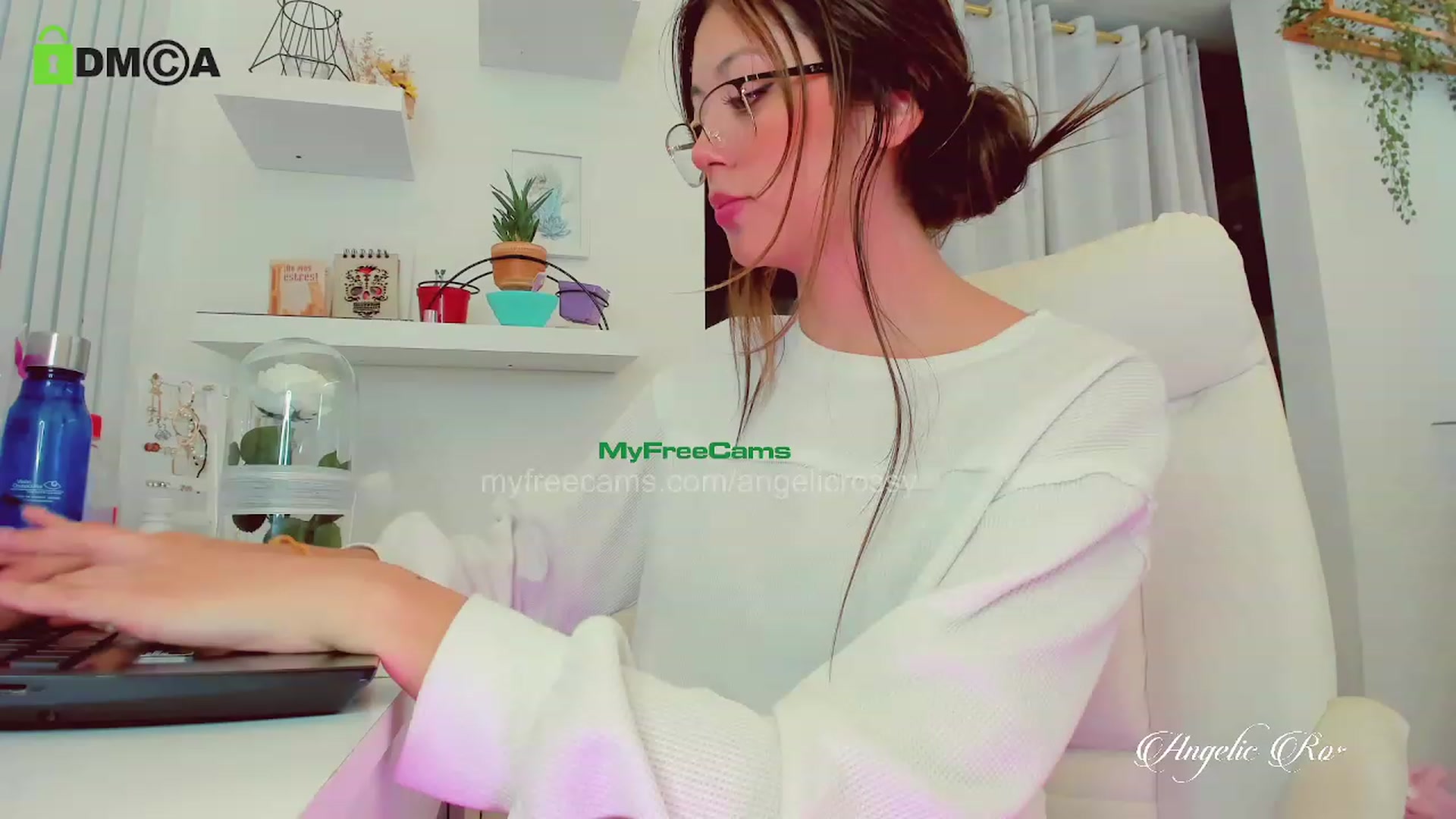 Gallery image thumbnail from AngelicRossy's myfreecams stream on, 05/24/2023, 17:43 image 3 of 20