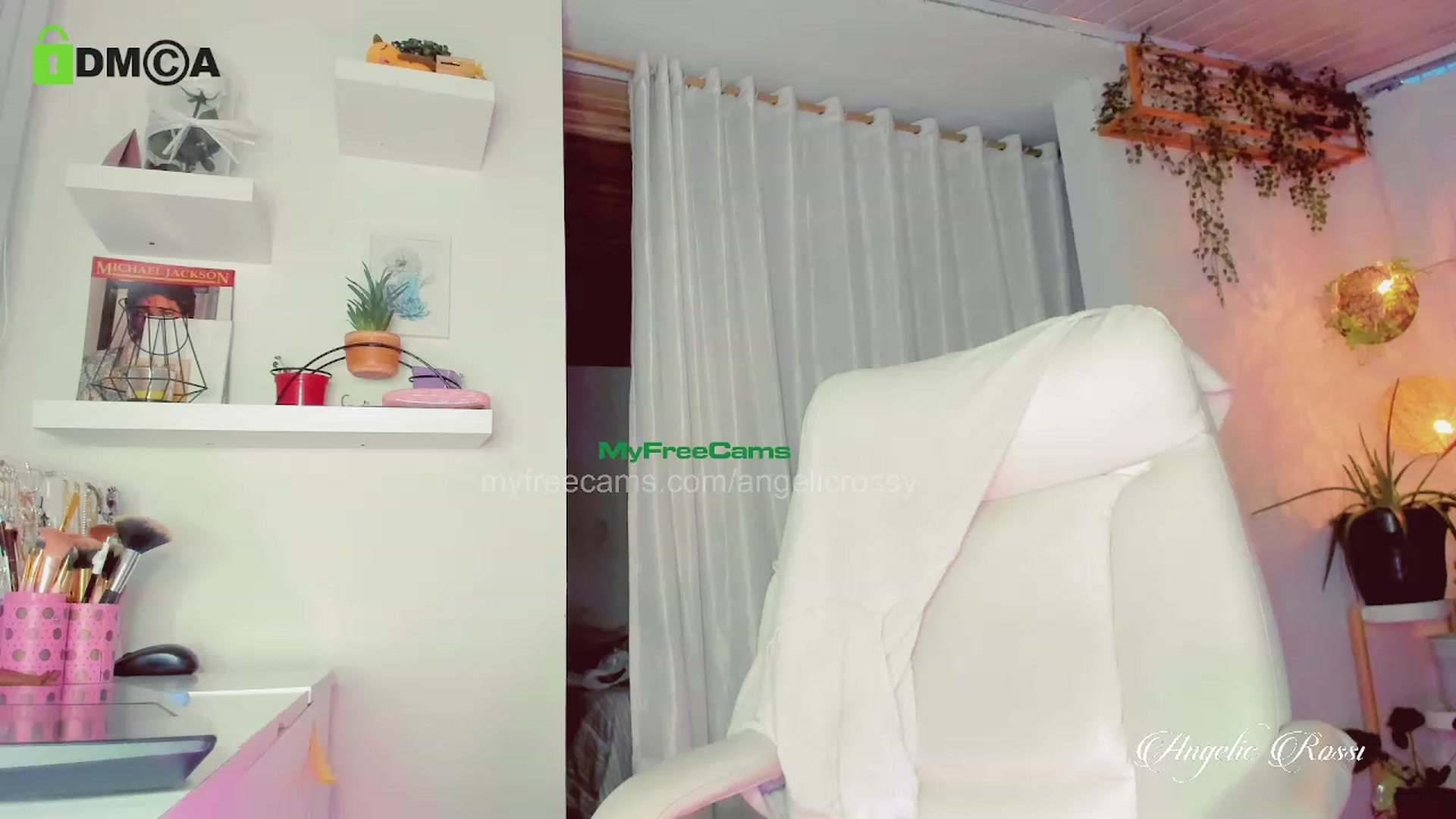 Gallery image thumbnail from AngelicRossy's myfreecams stream on, 06/27/2023, 23:32 image 12 of 20