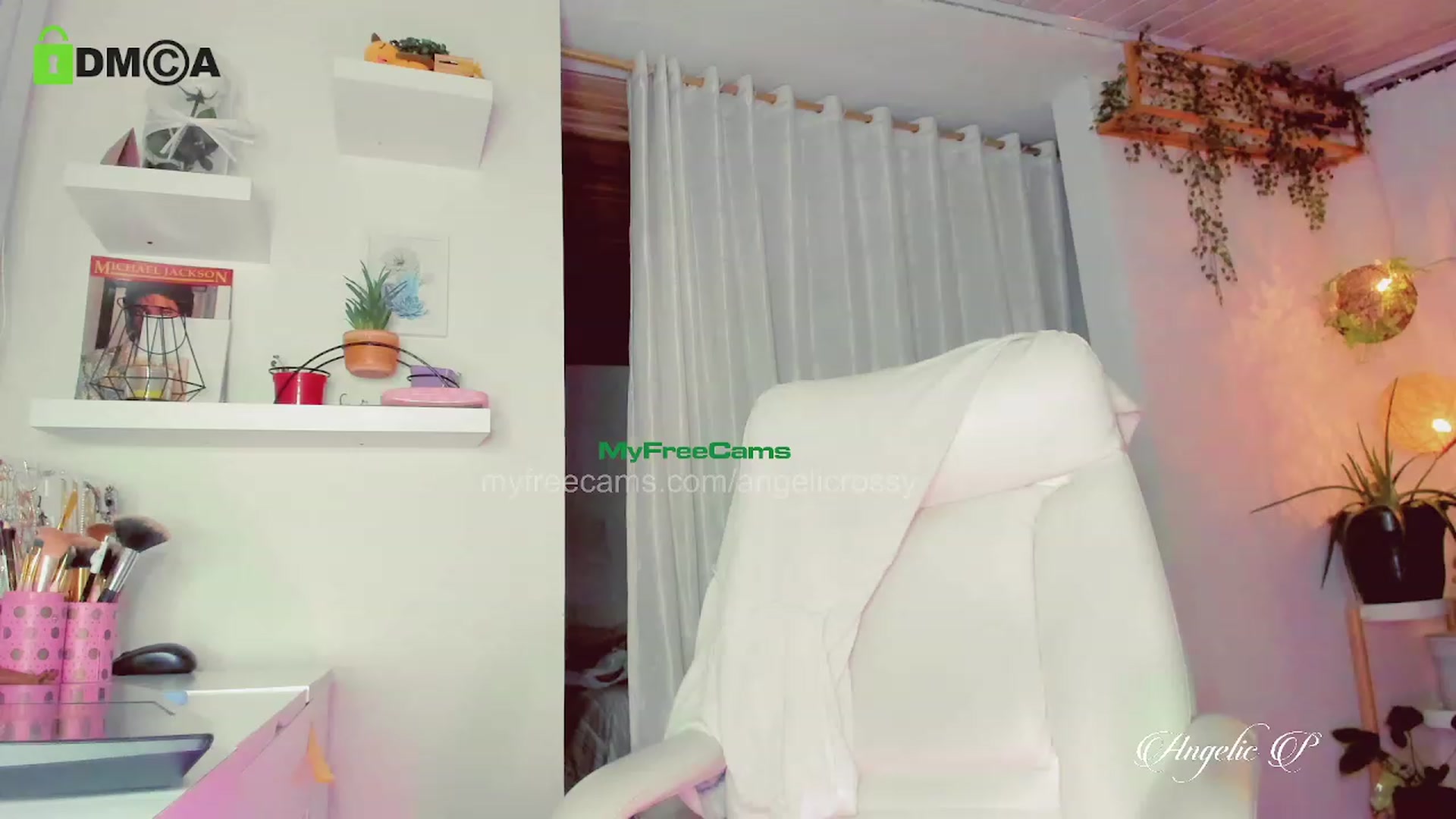 Gallery image thumbnail from AngelicRossy's myfreecams stream on, 06/27/2023, 23:50 image 2 of 20