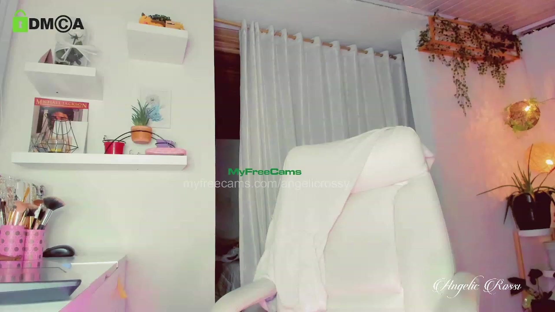 Gallery image thumbnail from AngelicRossy's myfreecams stream on, 06/27/2023, 23:50 image 1 of 20