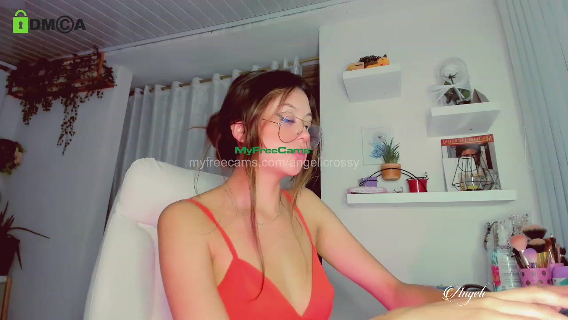 Gallery image thumbnail from AngelicRossy's myfreecams stream on, 07/05/2023, 24:34 image 13 of 20