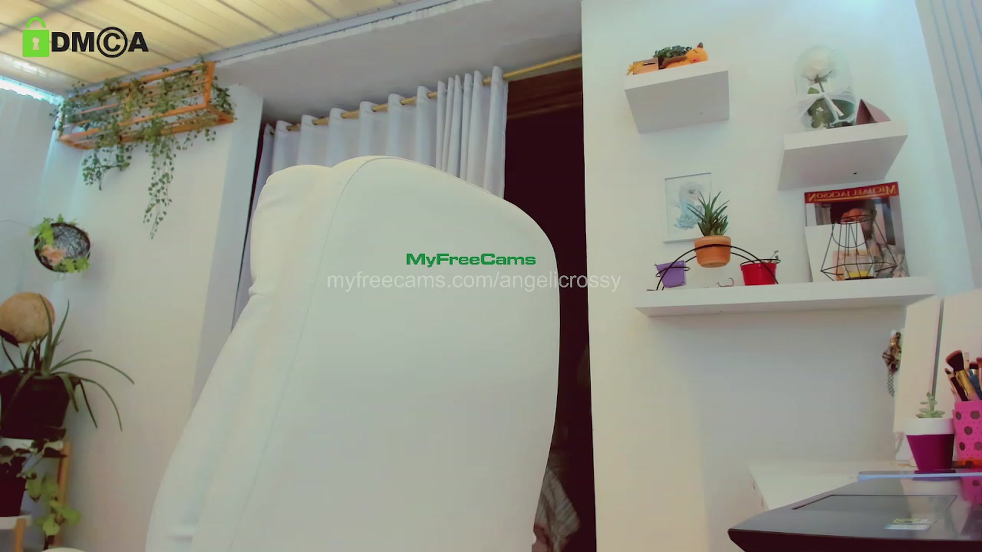 Gallery image thumbnail from AngelicRossy's myfreecams stream on, 09/26/2023, 19:30 image 13 of 20