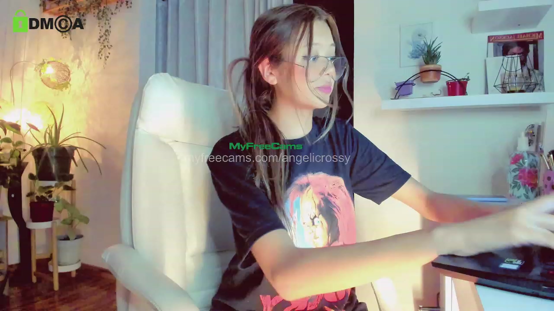 Gallery image thumbnail from AngelicRossy's myfreecams stream on, 10/05/2023, 01:28 image 3 of 20