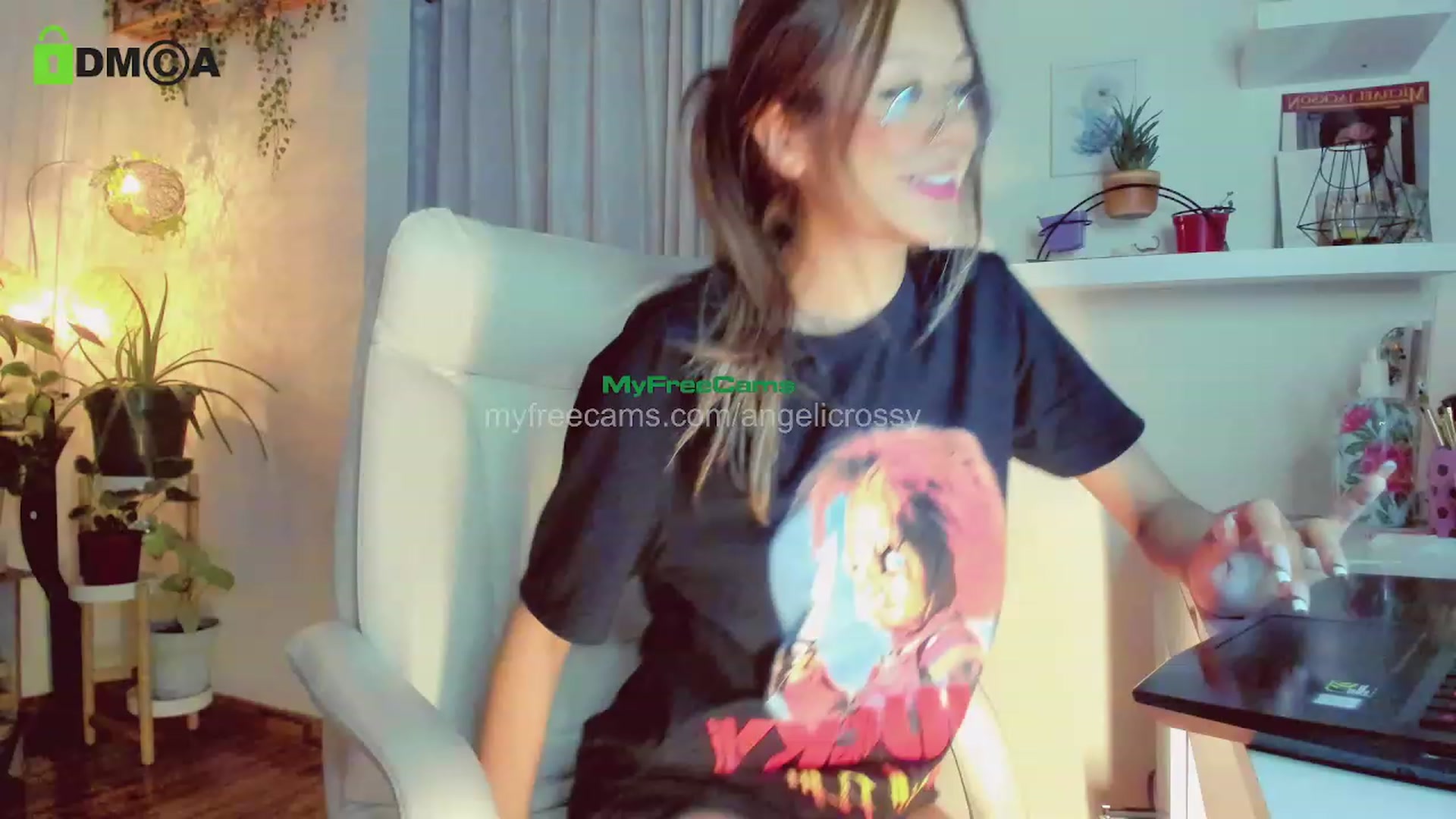 Gallery image thumbnail from AngelicRossy's myfreecams stream on, 10/05/2023, 01:28 image 2 of 20