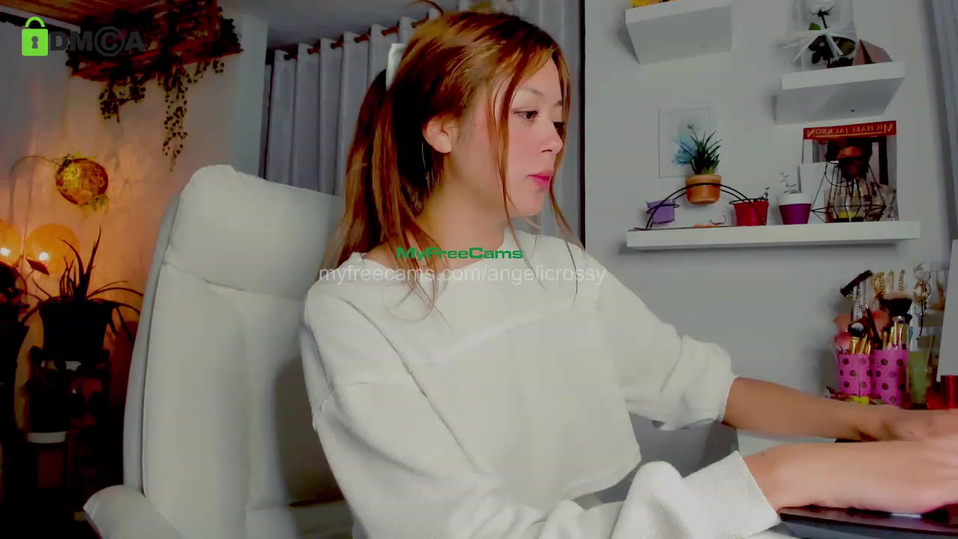 Gallery image thumbnail from AngelicRossy's myfreecams stream on, 11/10/2023, 01:15 image 15 of 20