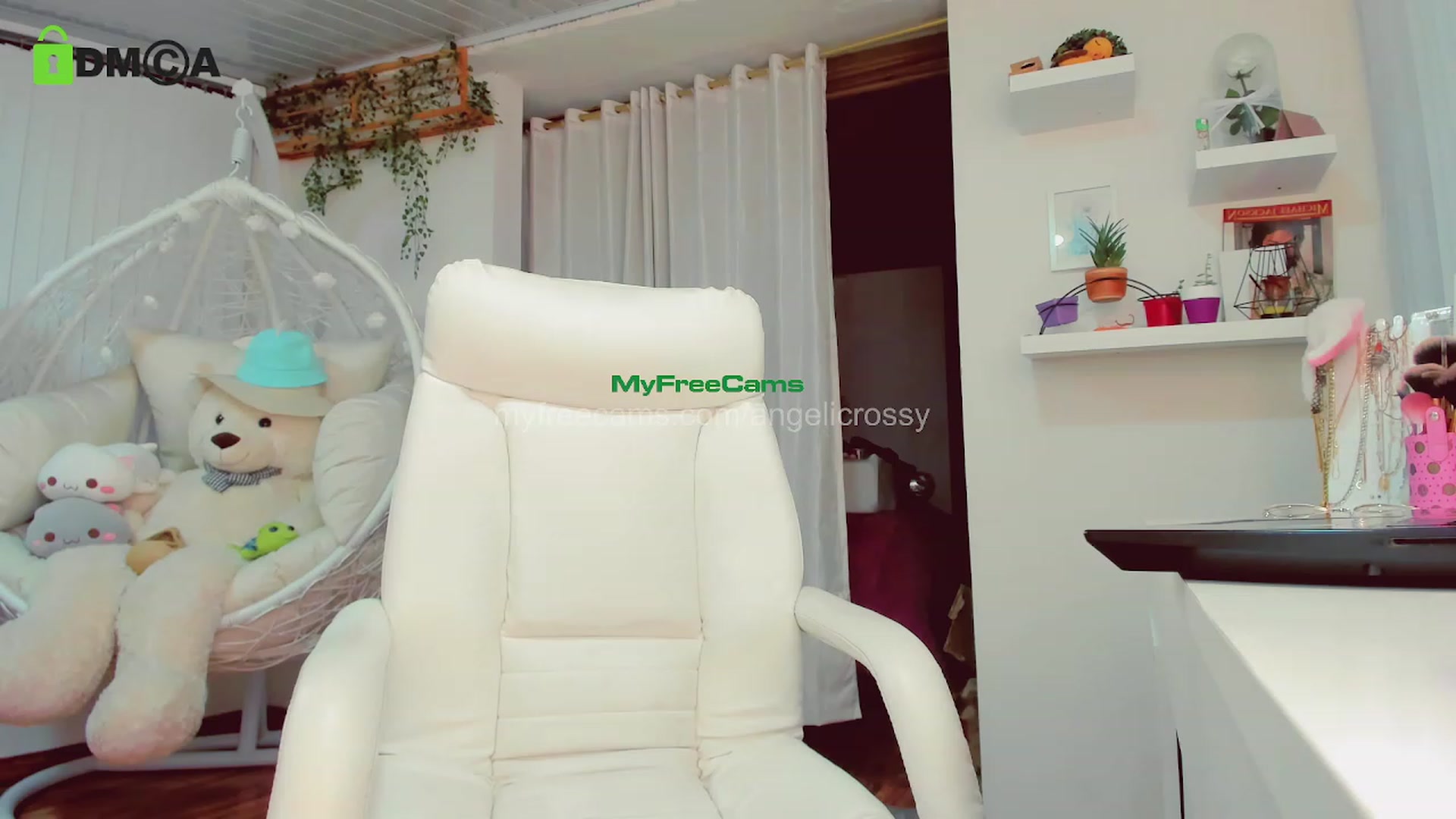 Gallery image thumbnail from AngelicRossy's myfreecams stream on, 11/28/2023, 01:11 image 1 of 20