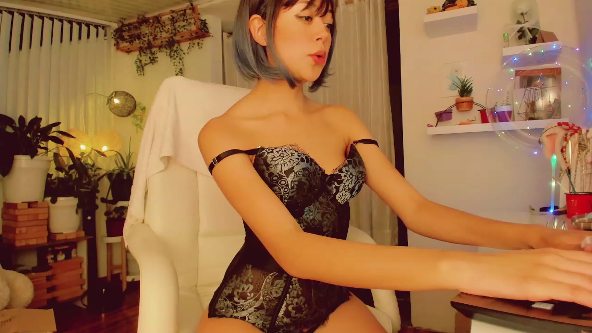 Gallery image thumbnail from AngelicRossy's myfreecams stream on, 12/14/2023, 24:00 image 10 of 20