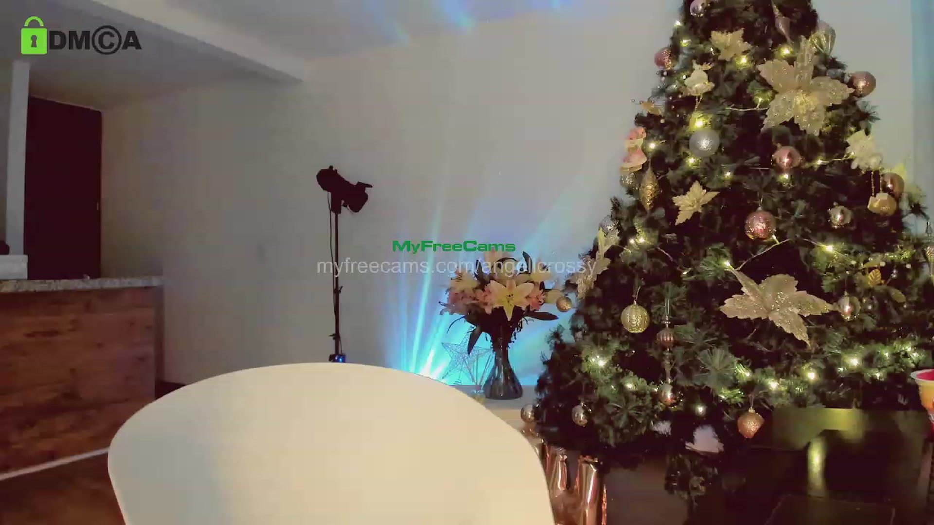 Gallery image thumbnail from AngelicRossy's myfreecams stream on, 12/20/2023, 23:46 image 1 of 20