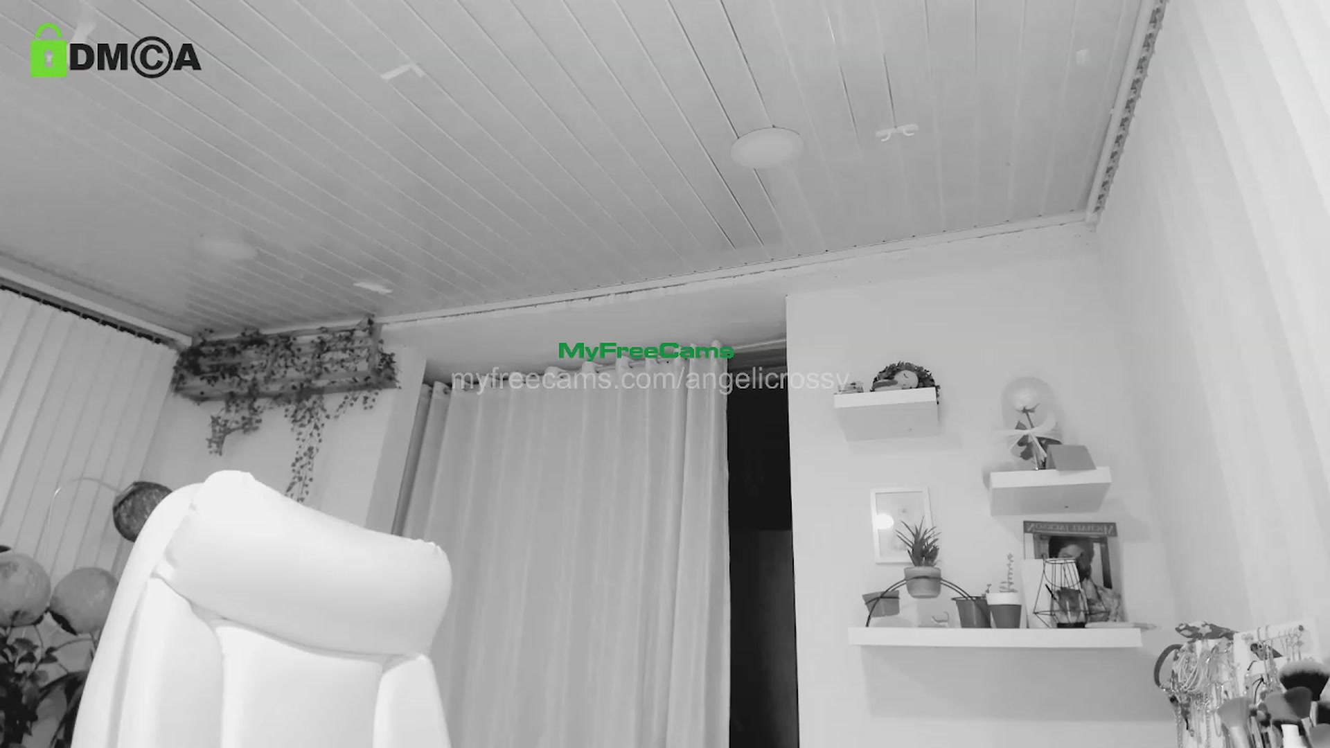 Gallery image thumbnail from AngelicRossy's myfreecams stream on, 02/01/2024, 24:45 image 6 of 20