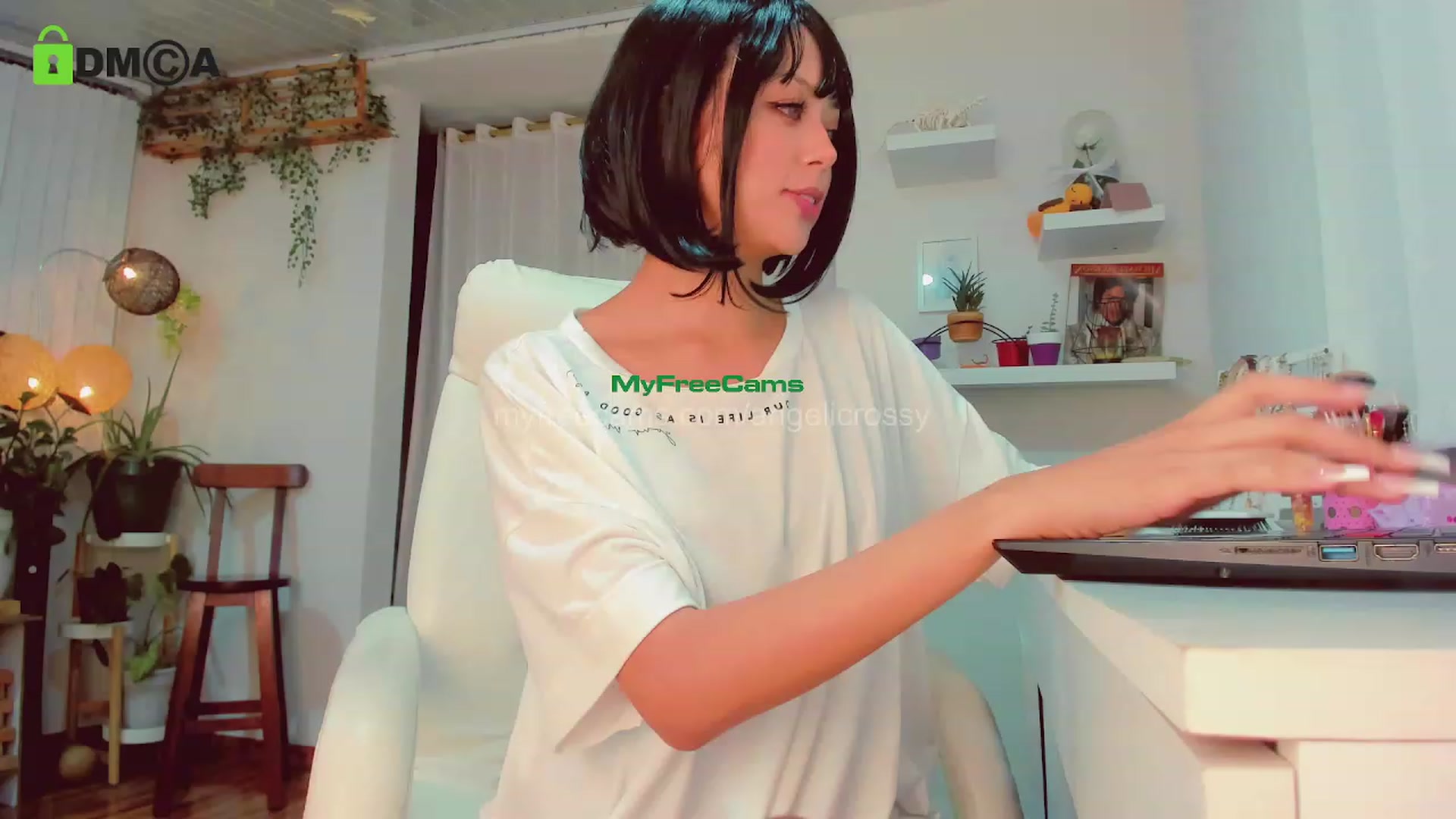 Gallery image thumbnail from AngelicRossy's myfreecams stream on, 02/09/2024, 24:19 image 1 of 20