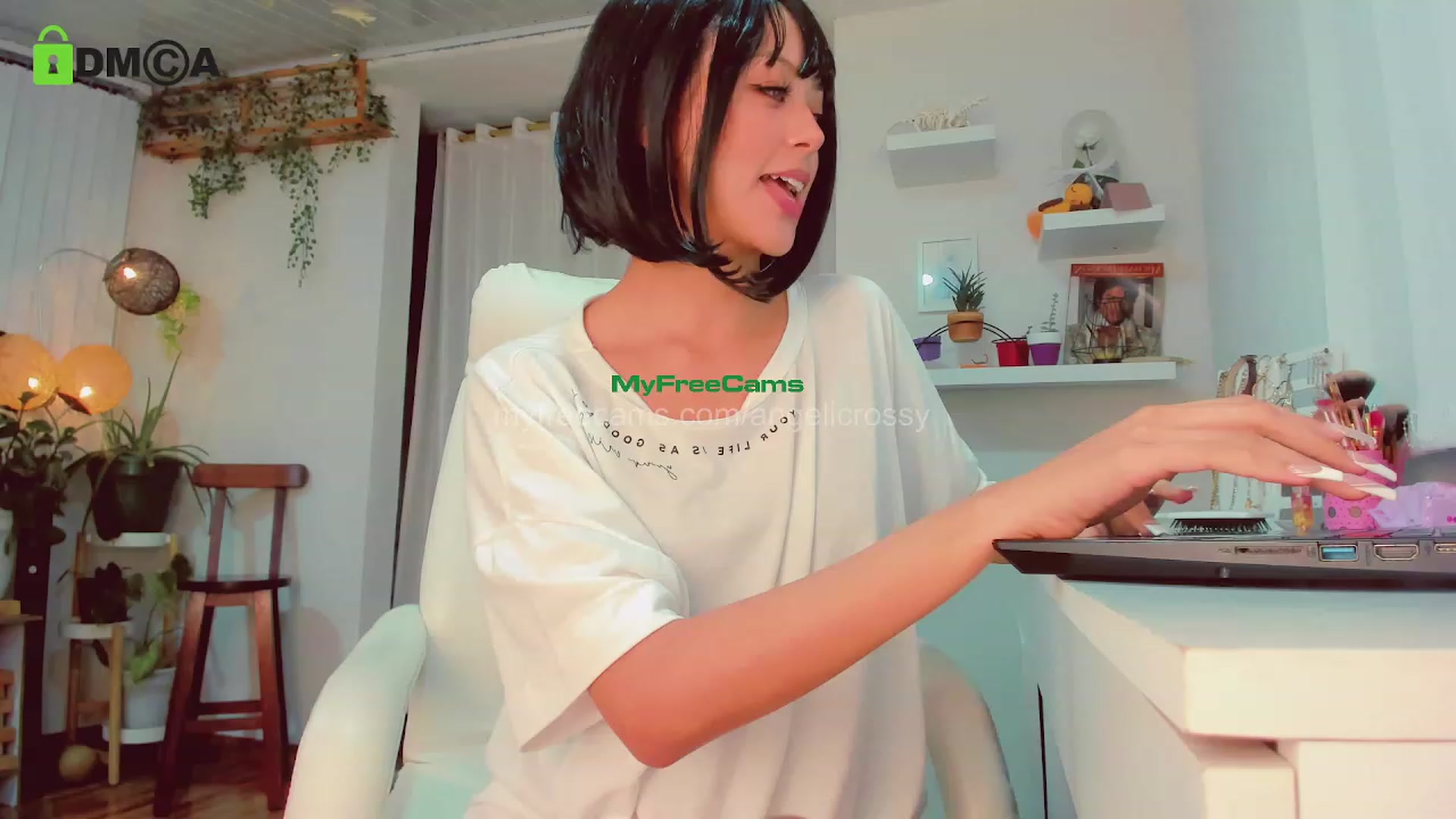 Gallery image thumbnail from AngelicRossy's myfreecams stream on, 02/09/2024, 24:19 image 4 of 20