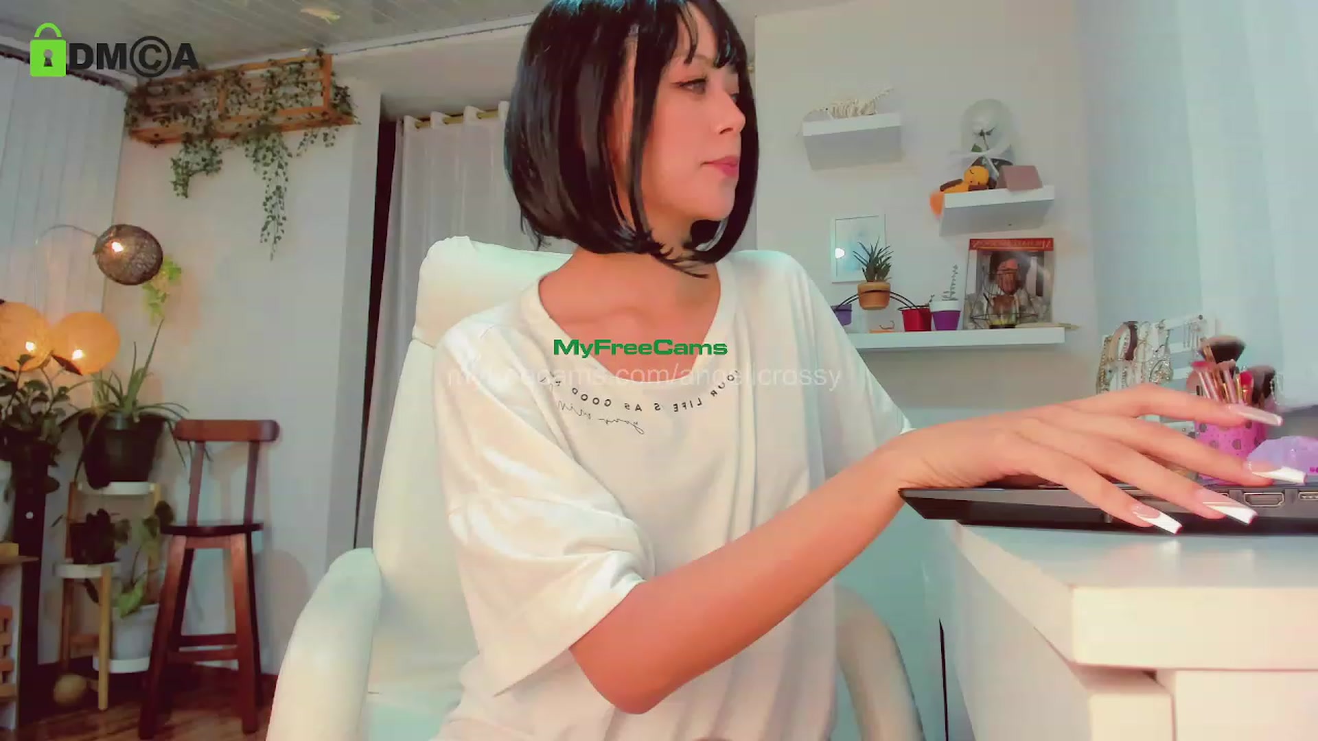 Gallery image thumbnail from AngelicRossy's myfreecams stream on, 02/09/2024, 24:19 image 3 of 20