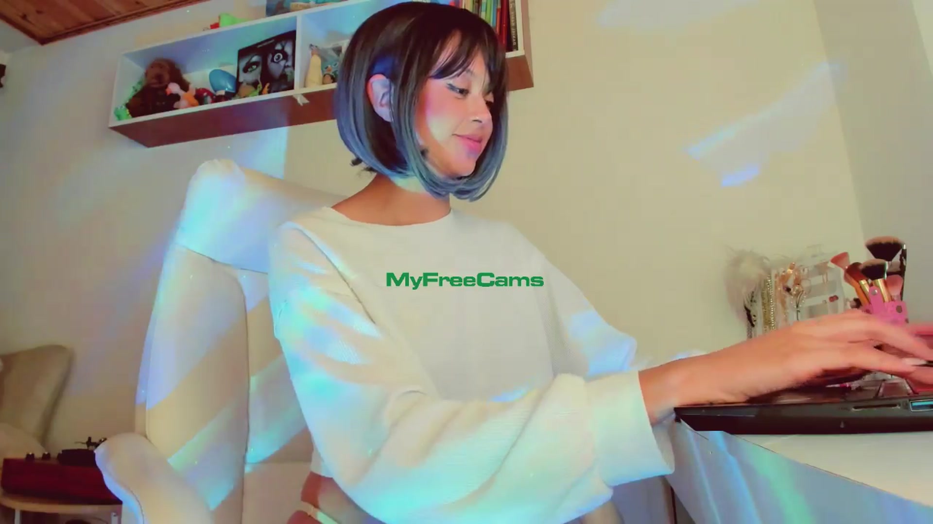 Gallery image thumbnail from AngelicRossy's myfreecams stream on, 04/03/2024, 21:02 image 18 of 20