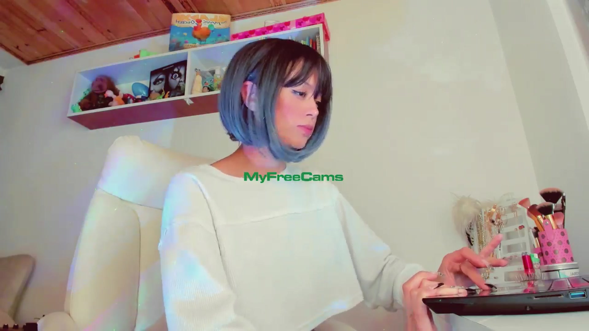 Gallery image thumbnail from AngelicRossy's myfreecams stream on, 04/03/2024, 21:02 image 4 of 20