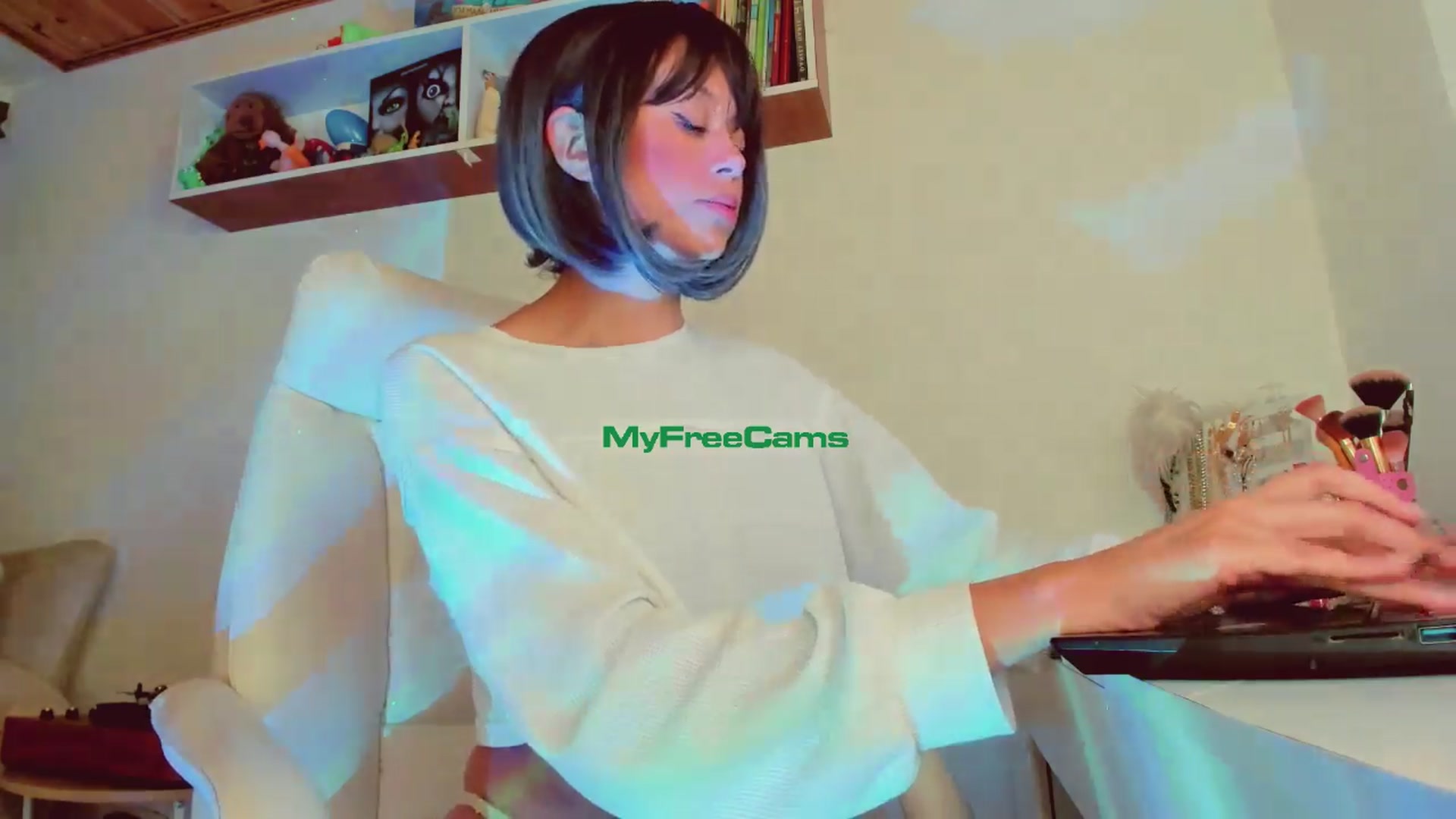 Gallery image thumbnail from AngelicRossy's myfreecams stream on, 04/03/2024, 21:02 image 17 of 20