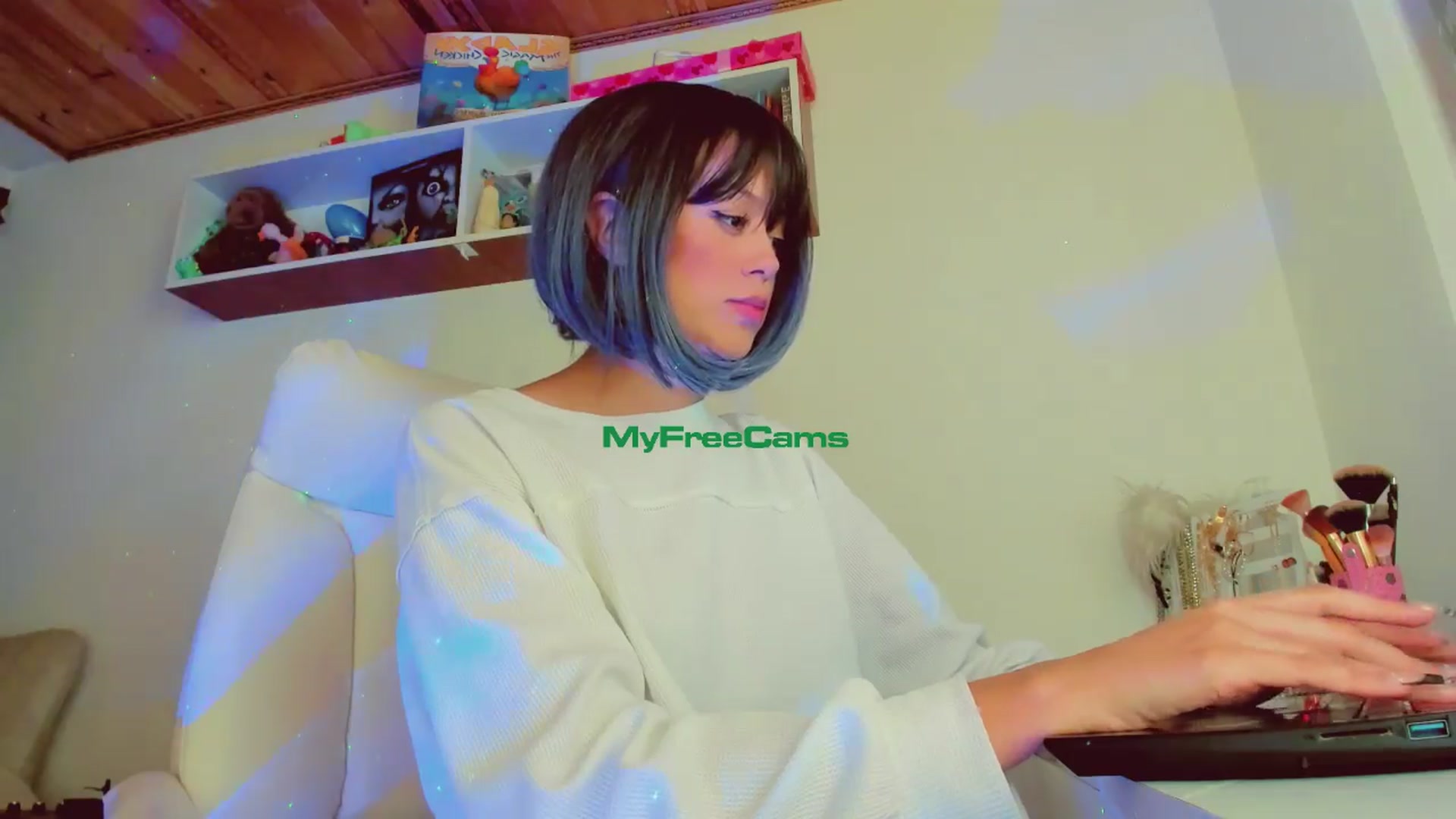 Gallery image thumbnail from AngelicRossy's myfreecams stream on, 04/03/2024, 21:02 image 6 of 20