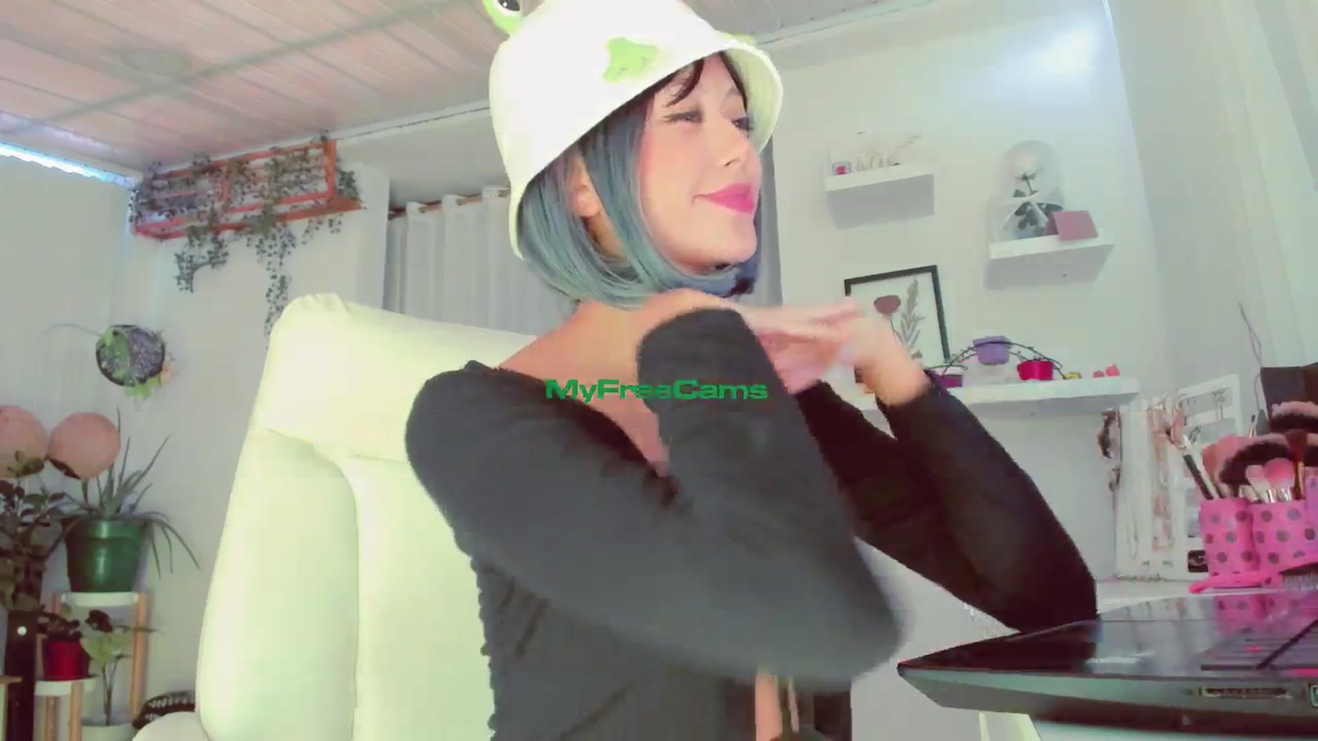 Gallery image thumbnail from AngelicRossy's myfreecams stream on, 06/13/2024, 23:17 image 11 of 20