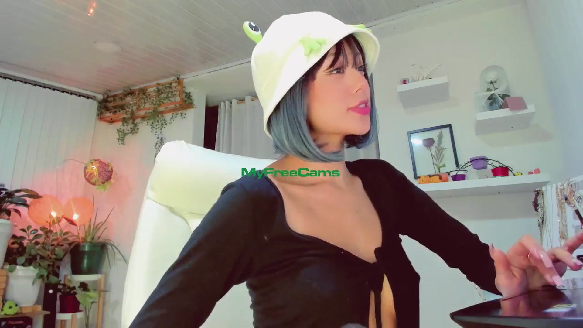 Gallery image thumbnail from AngelicRossy's myfreecams stream on, 06/14/2024, 24:00 image 3 of 20