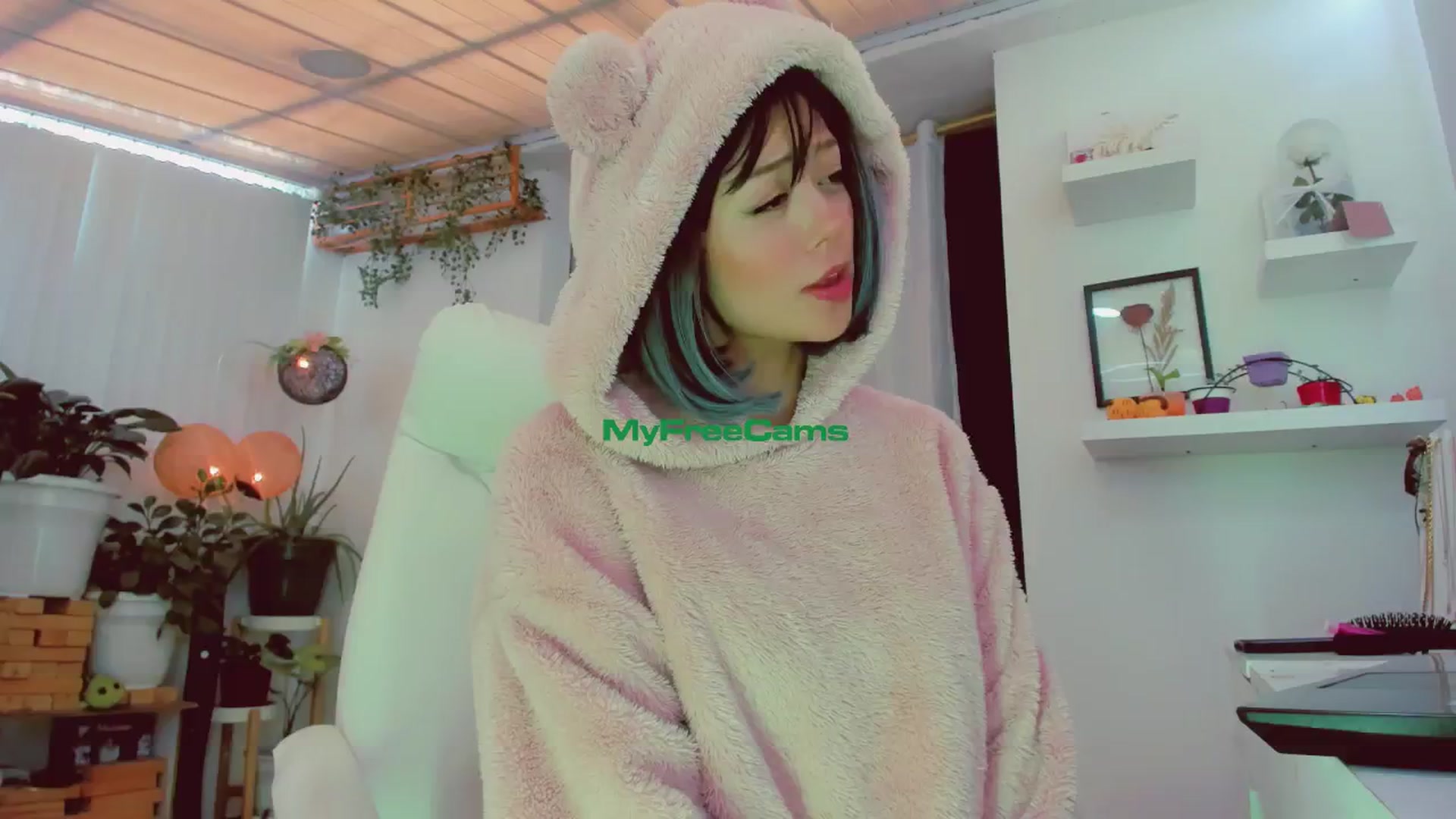 Gallery image thumbnail from AngelicRossy's myfreecams stream on, 06/17/2024, 18:28 image 2 of 20