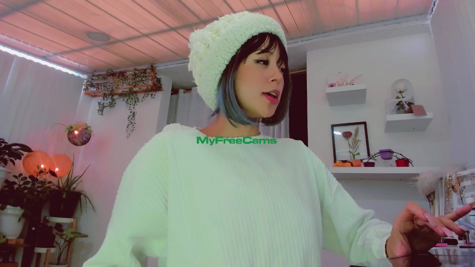 Gallery image thumbnail from AngelicRossy's myfreecams stream on, 06/19/2024, 17:15 image 9 of 20