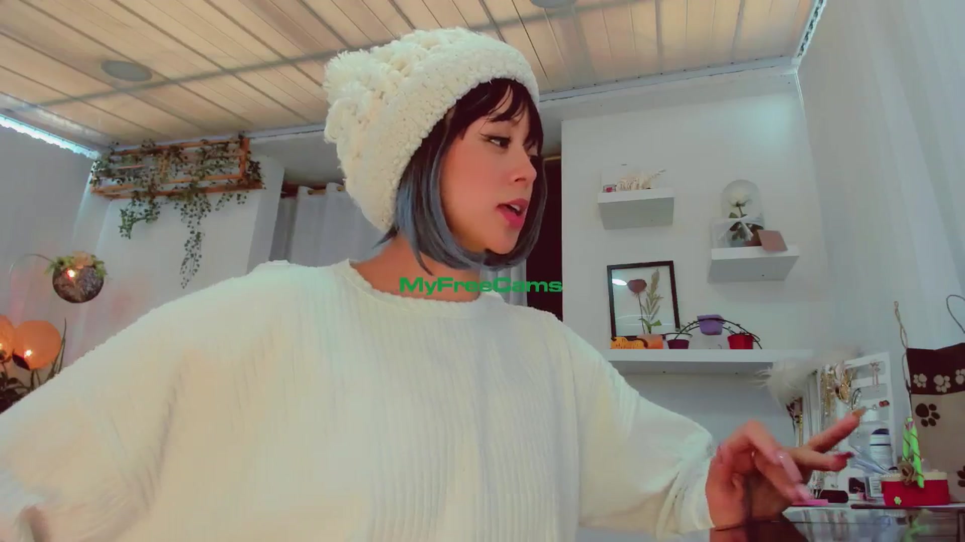 Gallery image thumbnail from AngelicRossy's myfreecams stream on, 06/19/2024, 17:15 image 19 of 20