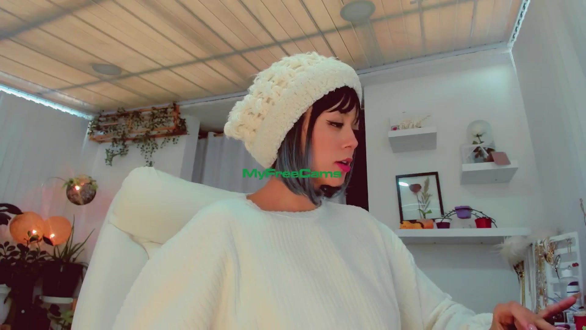 Gallery image thumbnail from AngelicRossy's myfreecams stream on, 06/19/2024, 17:48 image 10 of 20