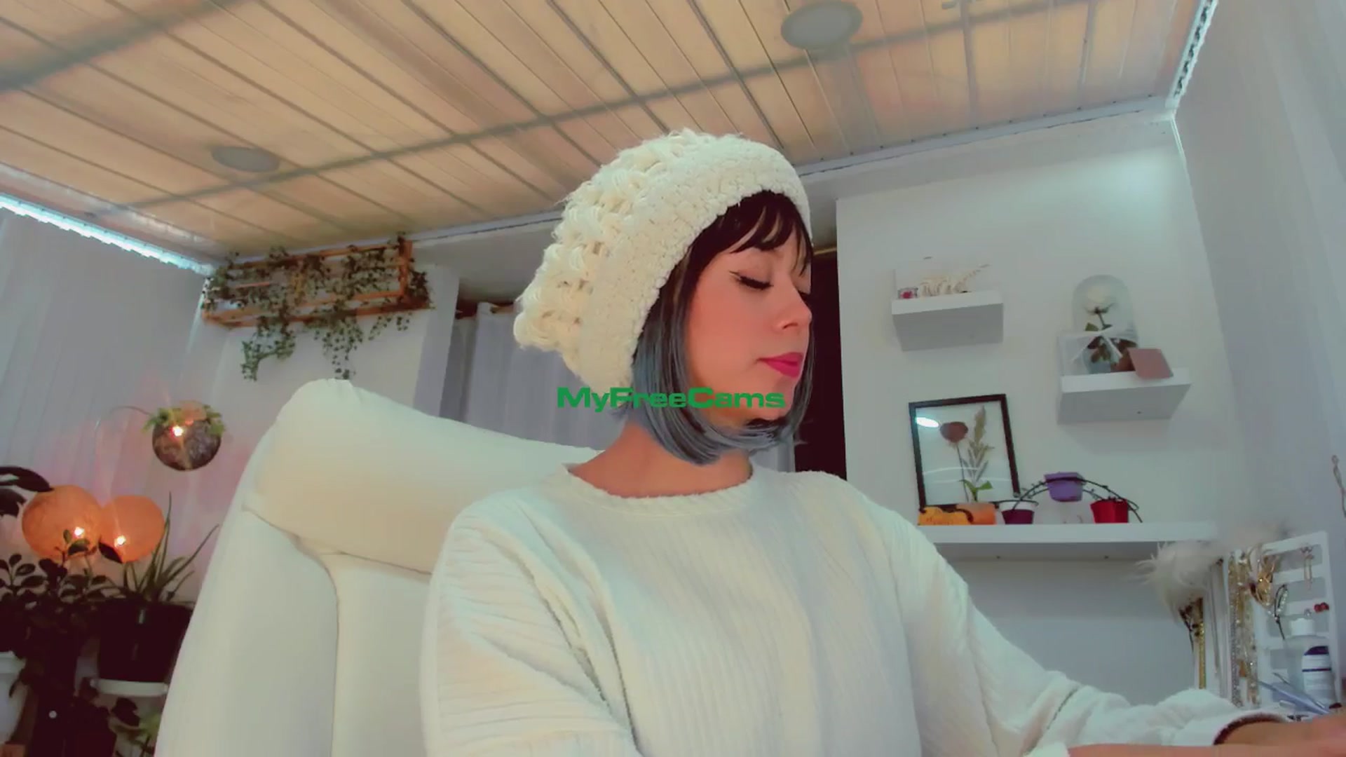 Gallery image thumbnail from AngelicRossy's myfreecams stream on, 06/19/2024, 17:48 image 8 of 20