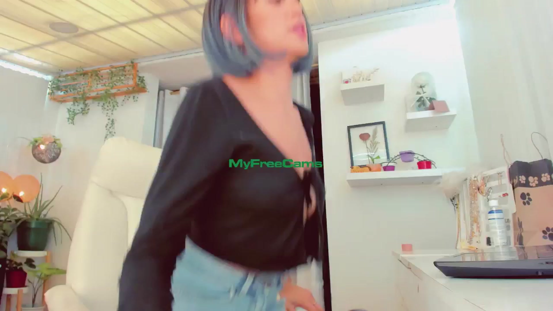 Gallery image thumbnail from AngelicRossy's myfreecams stream on, 06/20/2024, 19:07 image 5 of 20