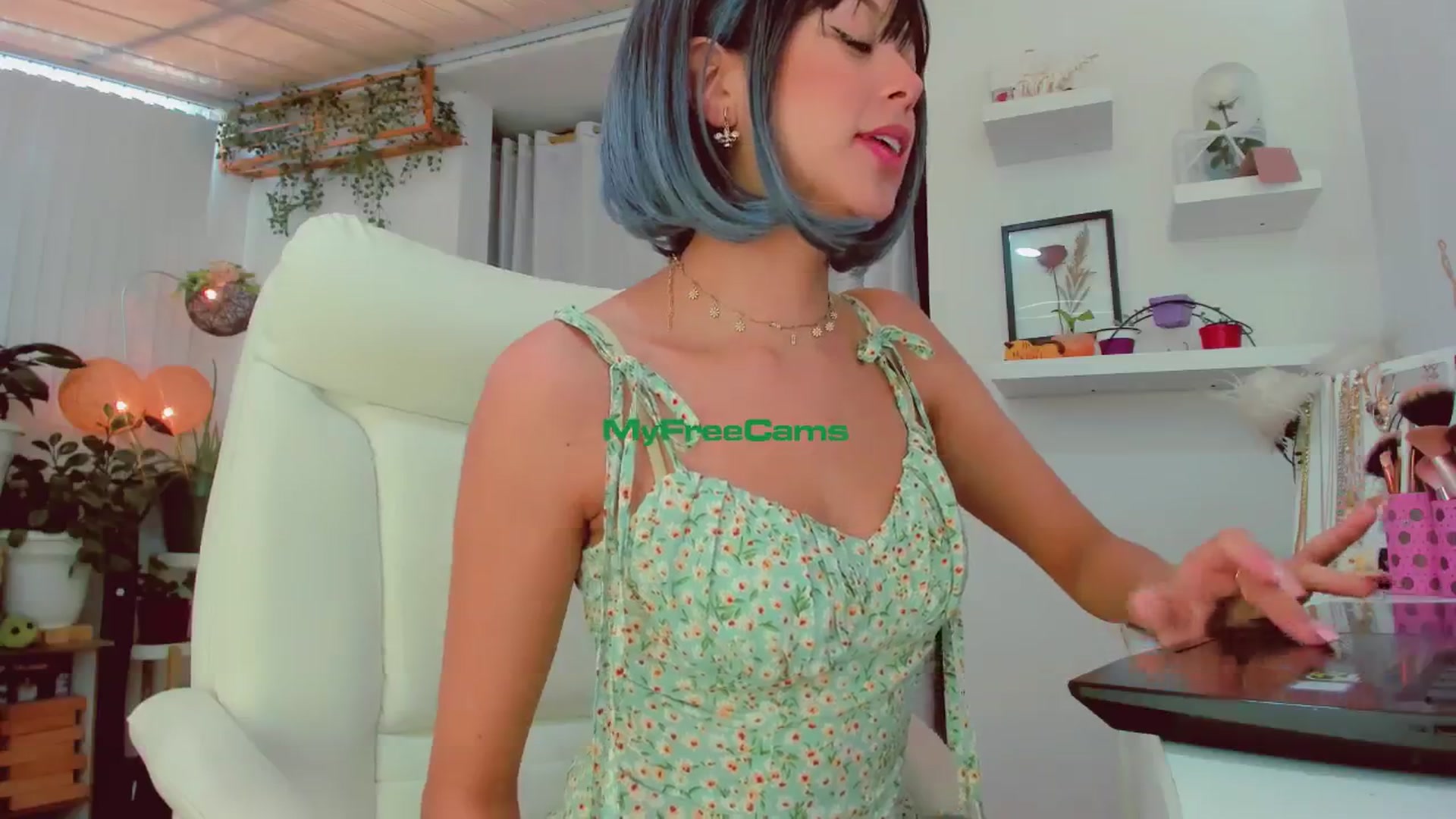 Gallery image thumbnail from AngelicRossy's myfreecams stream on, 06/24/2024, 18:44 image 13 of 20