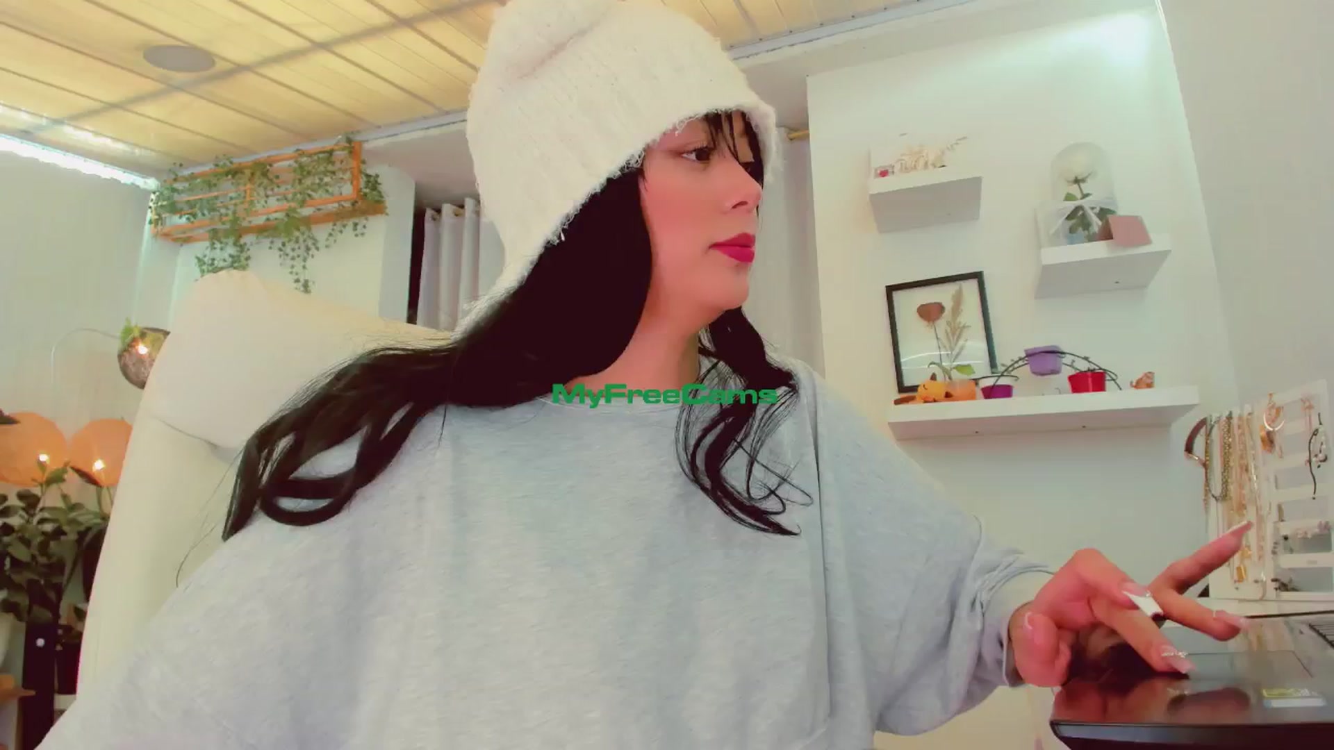 Gallery image thumbnail from AngelicRossy's myfreecams stream on, 07/12/2024, 18:43 image 2 of 20