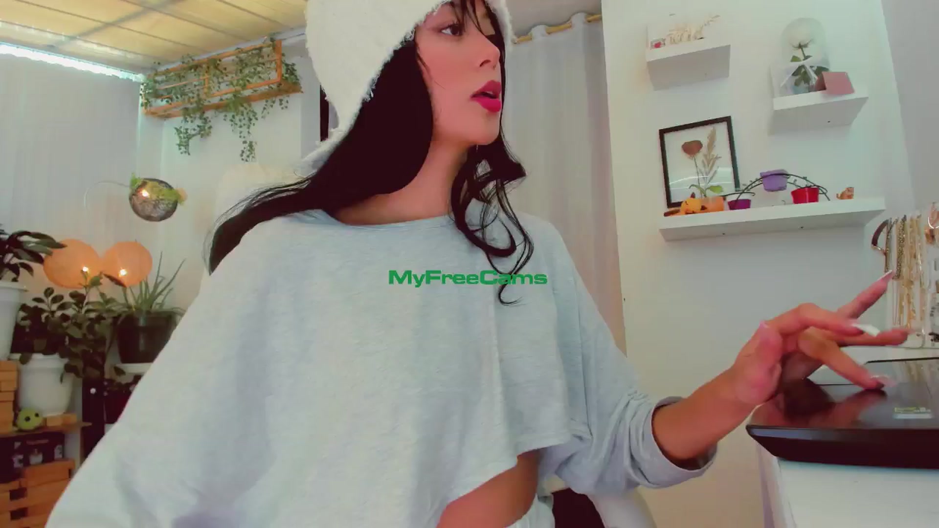 Gallery image thumbnail from AngelicRossy's myfreecams stream on, 07/12/2024, 18:43 image 9 of 20