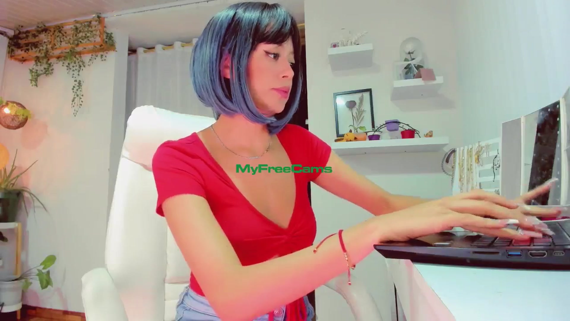Gallery image thumbnail from AngelicRossy's myfreecams stream on, 07/16/2024, 02:20 image 13 of 20