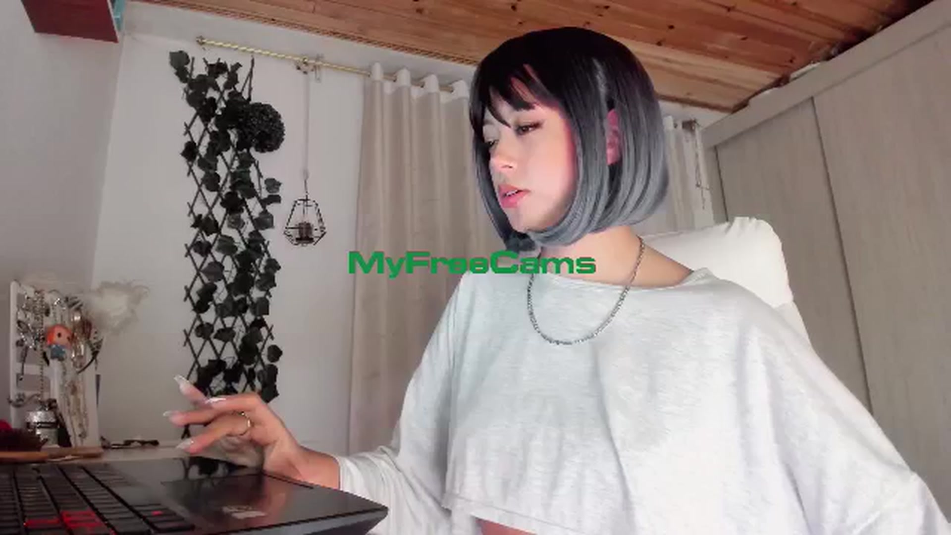 Gallery image thumbnail from AngelicRossy's myfreecams stream on, 10/23/2024, 24:00 image 15 of 20