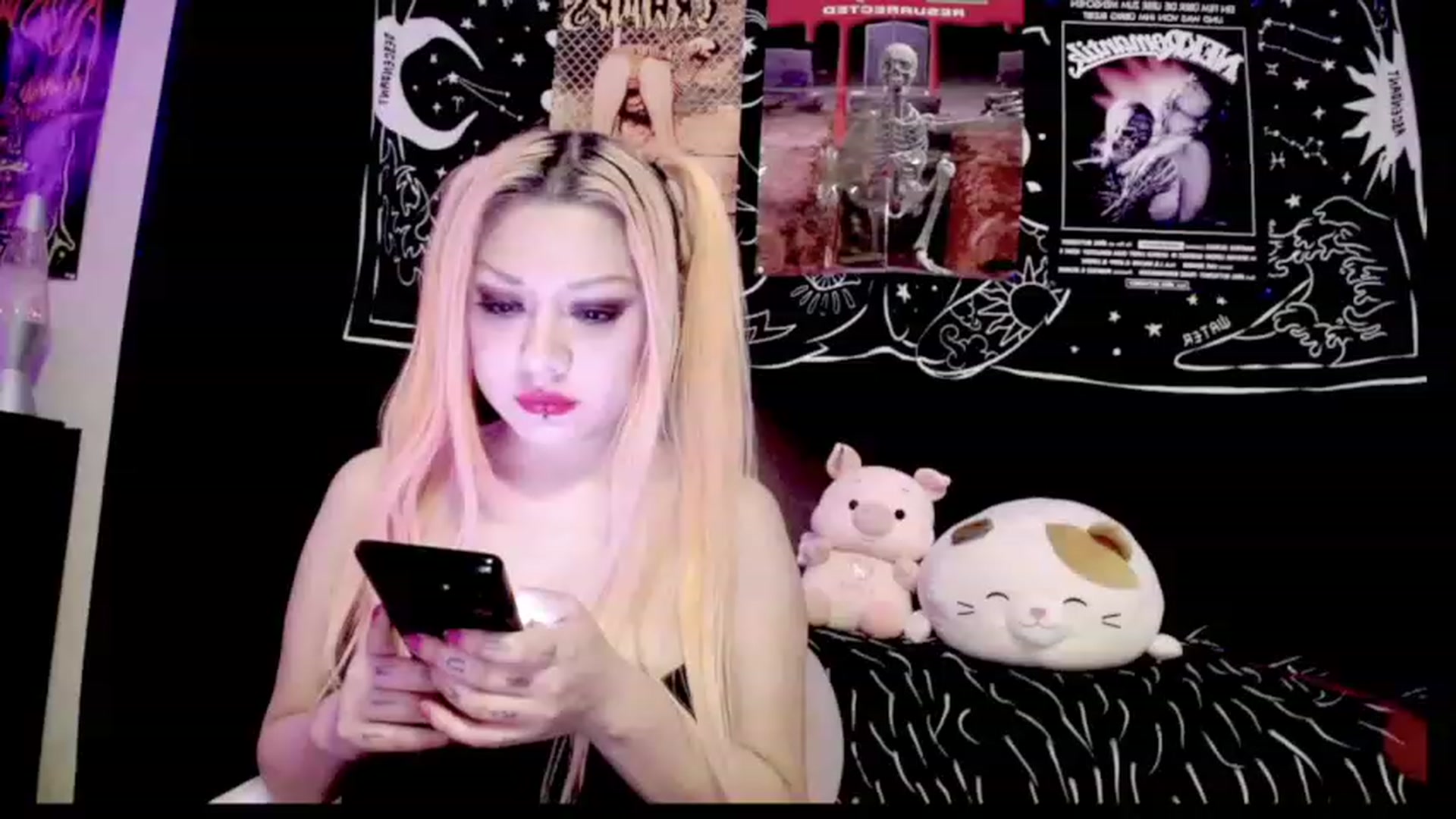 Gallery image thumbnail from AngelicaPckls's myfreecams stream on, 12/25/2022, 09:33 image 17 of 20