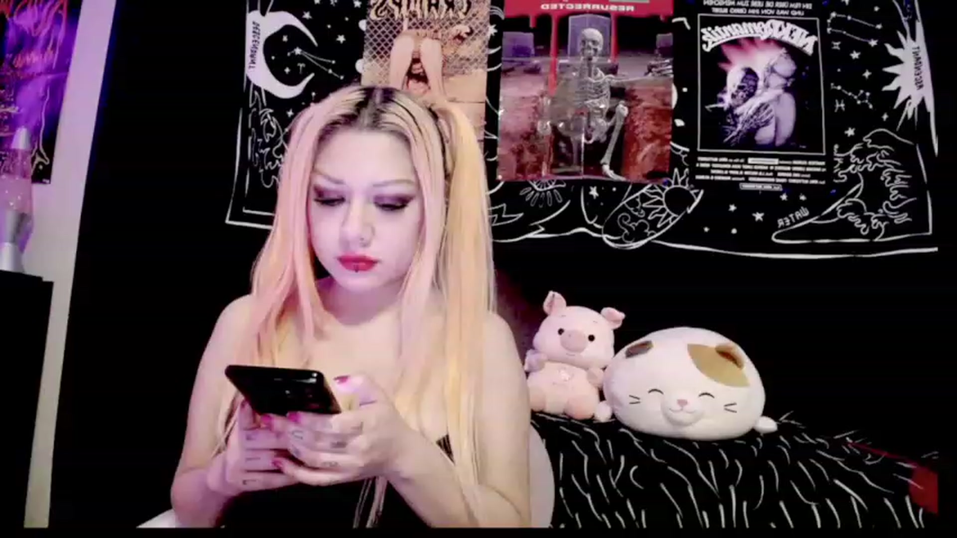 Gallery image thumbnail from AngelicaPckls's myfreecams stream on, 12/25/2022, 09:33 image 16 of 20