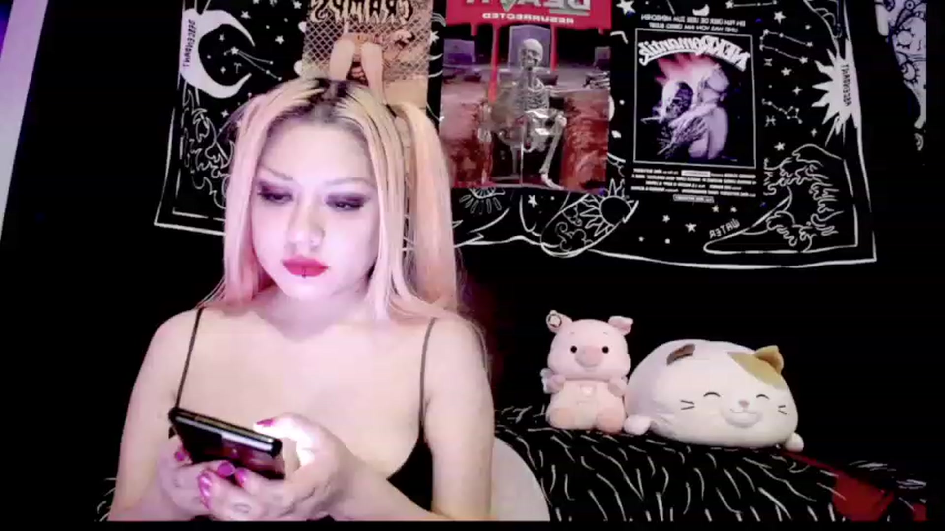 Gallery image thumbnail from AngelicaPckls's myfreecams stream on, 12/25/2022, 11:14 image 19 of 20