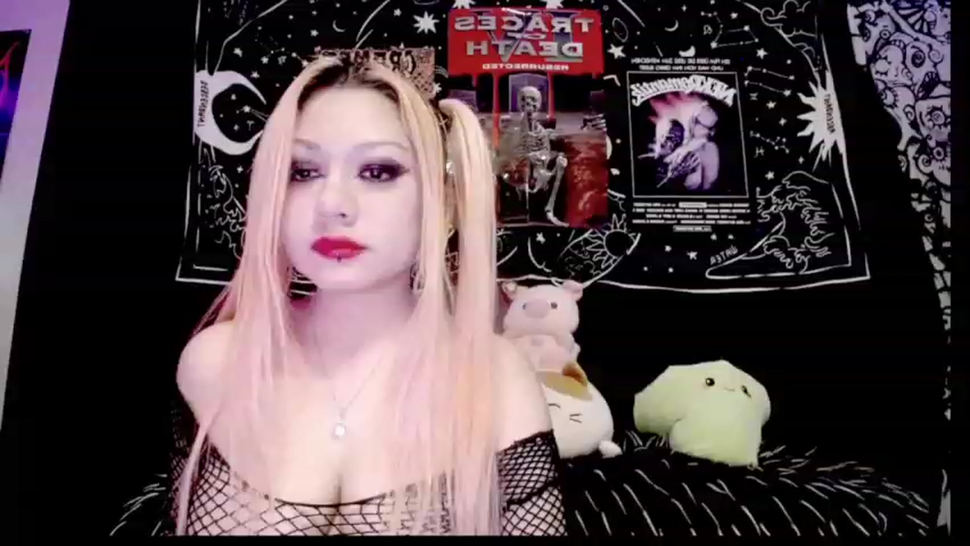 Gallery image thumbnail from AngelicaPckls's myfreecams stream on, 12/25/2022, 23:26 image 19 of 20