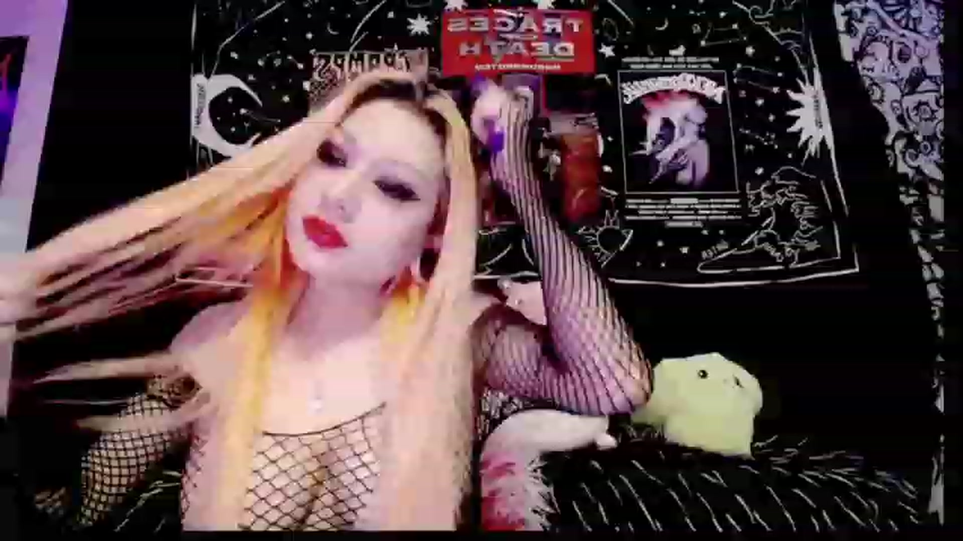 Gallery image thumbnail from AngelicaPckls's myfreecams stream on, 12/25/2022, 23:26 image 8 of 20