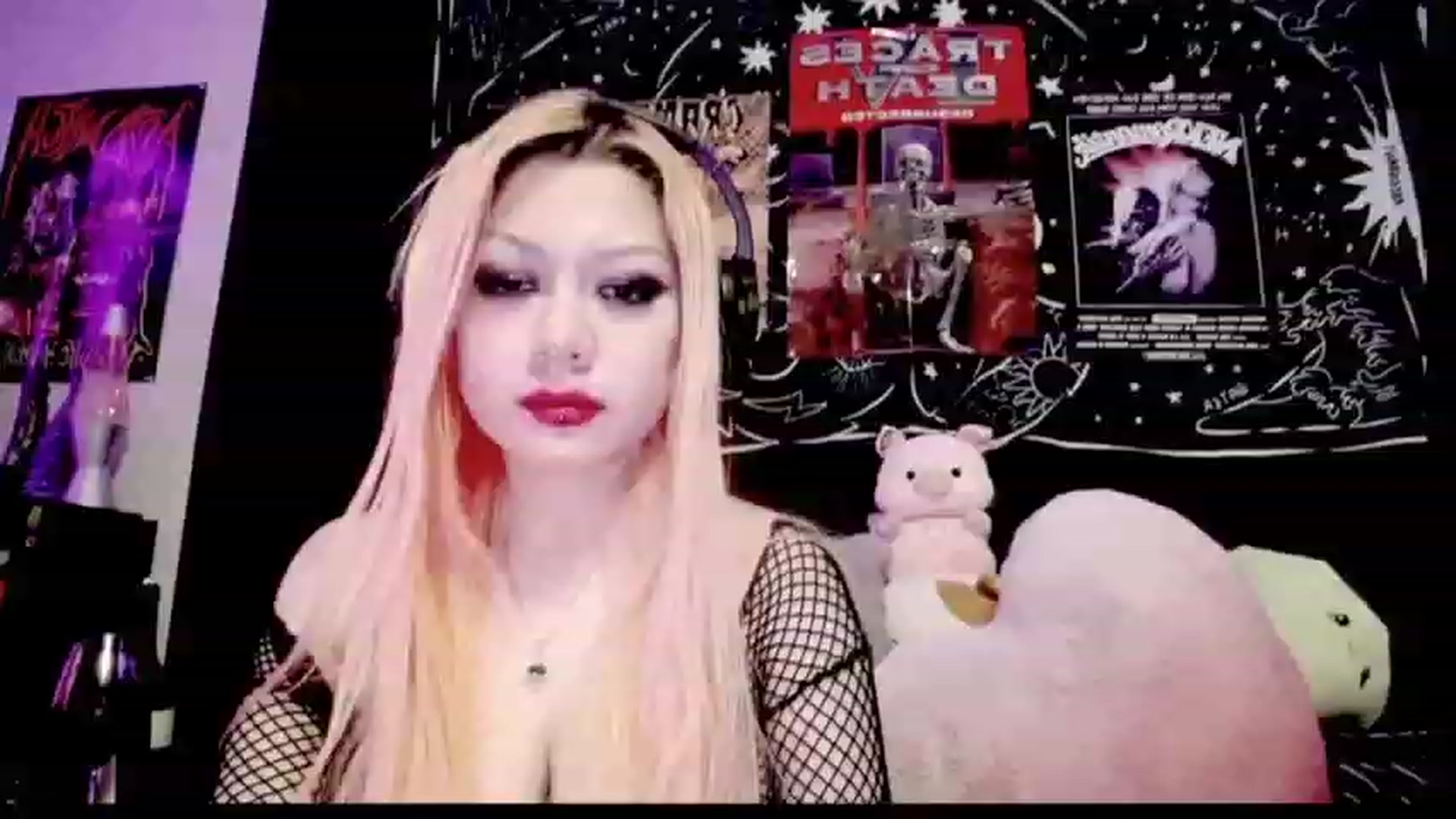 Gallery image thumbnail from AngelicaPckls's myfreecams stream on, 12/26/2022, 05:31 image 3 of 20