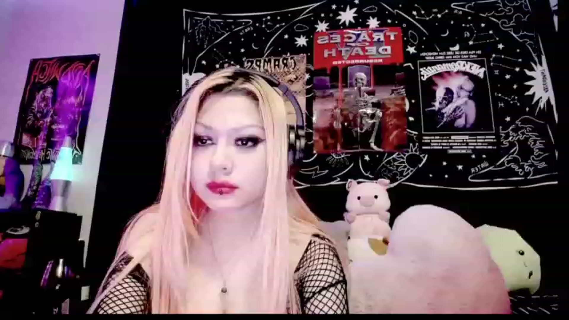 Gallery image thumbnail from AngelicaPckls's myfreecams stream on, 12/26/2022, 05:31 image 19 of 20