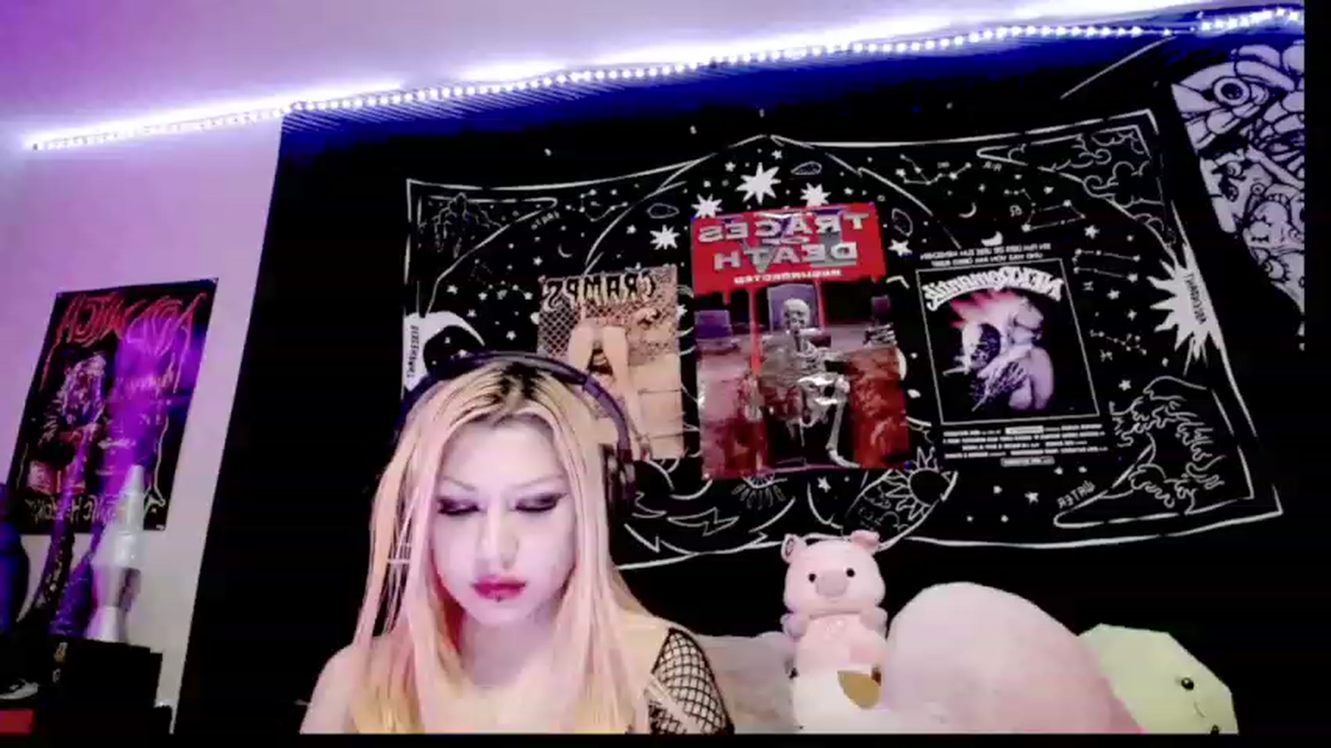 Gallery image thumbnail from AngelicaPckls's myfreecams stream on, 12/26/2022, 05:31 image 14 of 20