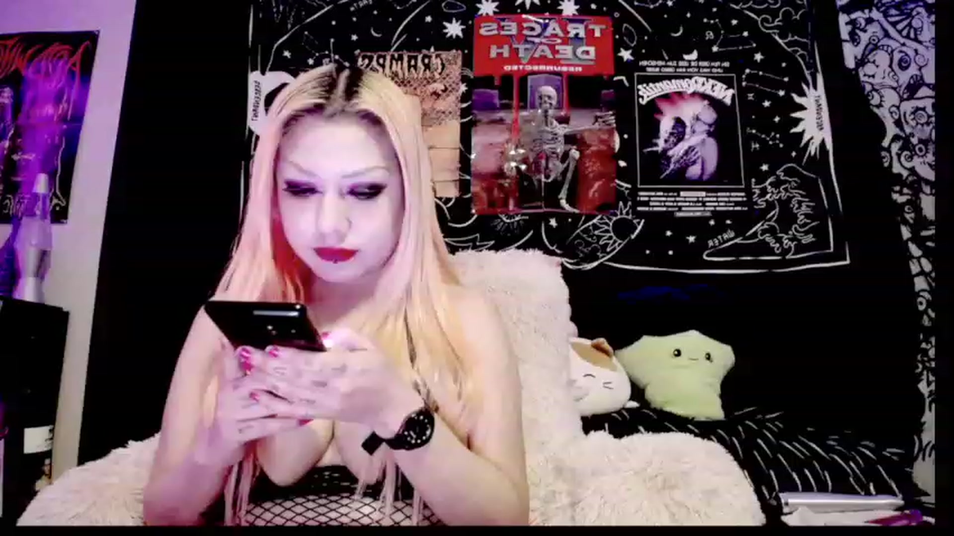 Gallery image thumbnail from AngelicaPckls's myfreecams stream on, 12/29/2022, 01:41 image 15 of 20