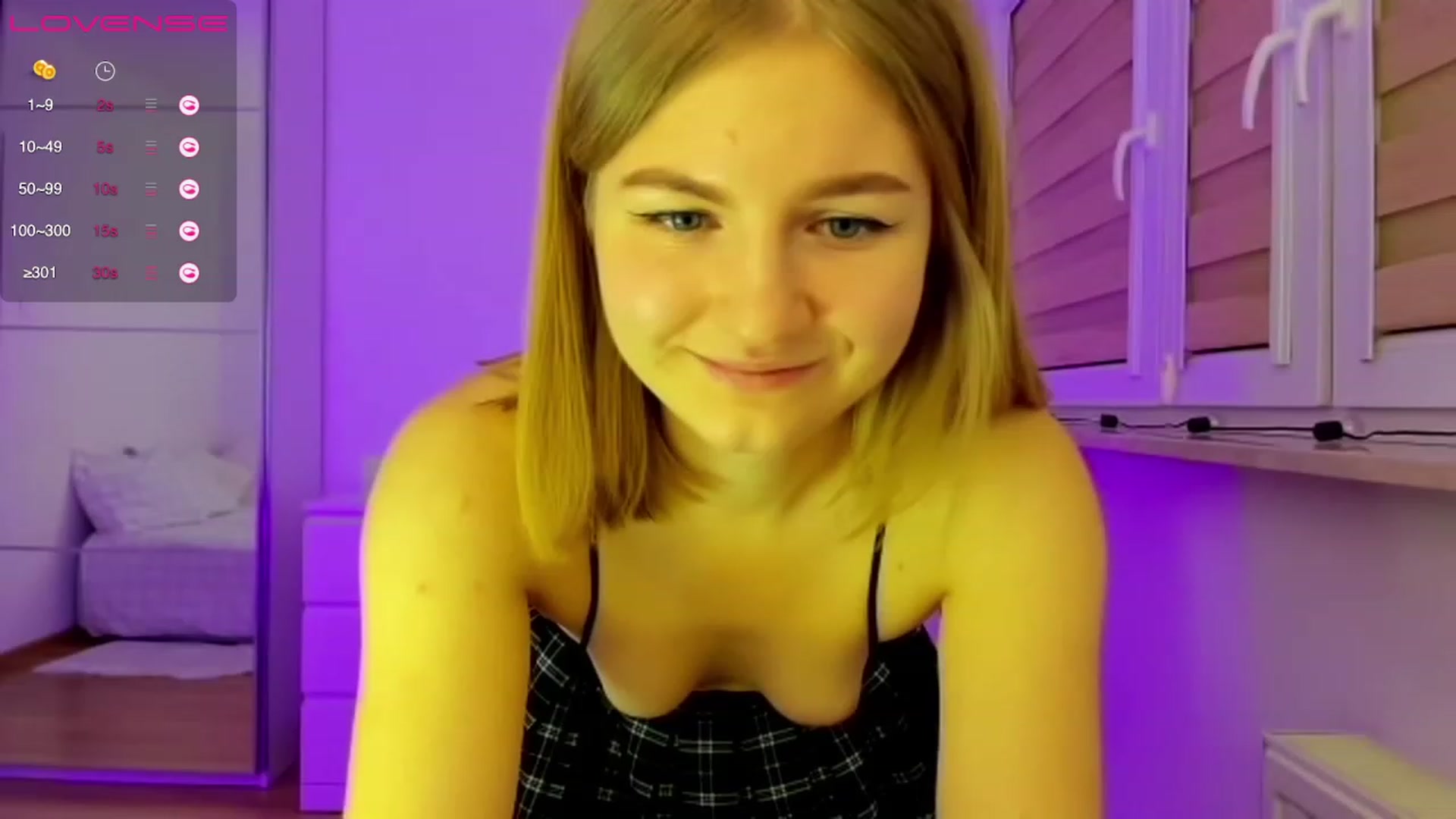 Gallery image thumbnail from Angelicfame's myfreecams stream on, 11/16/2022, 19:47 image 6 of 20