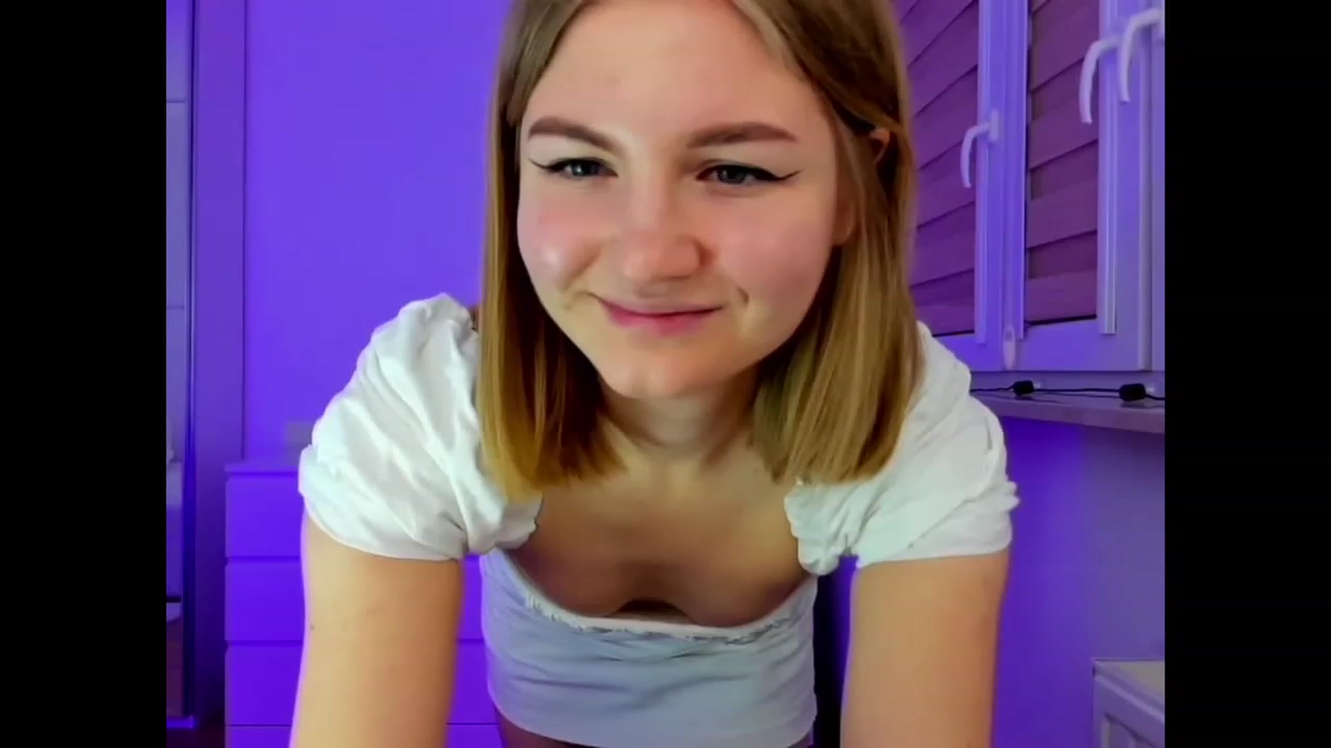 Gallery image thumbnail from Angelicfame's myfreecams stream on, 11/20/2022, 18:03 image 5 of 20