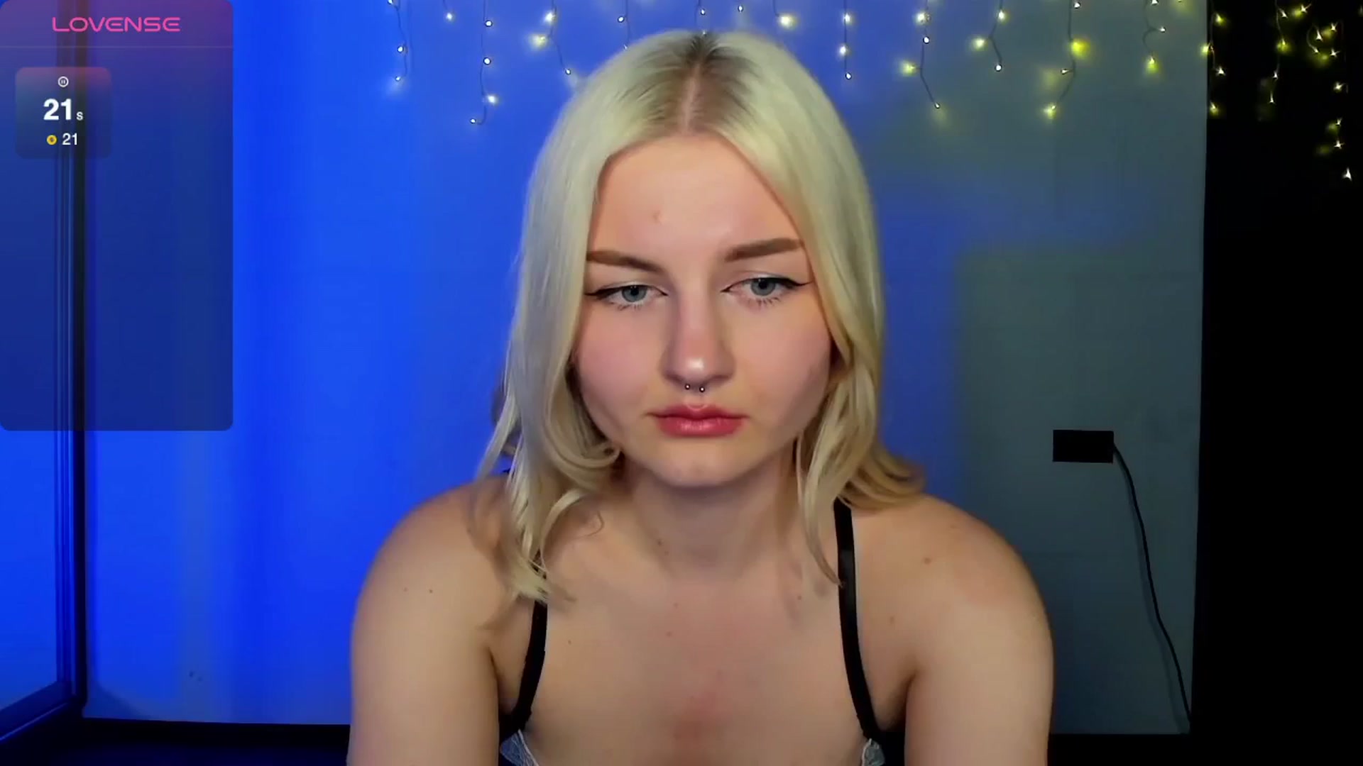 Gallery image thumbnail from Angelicfame's myfreecams stream on, 03/11/2025, 17:00 image 16 of 20