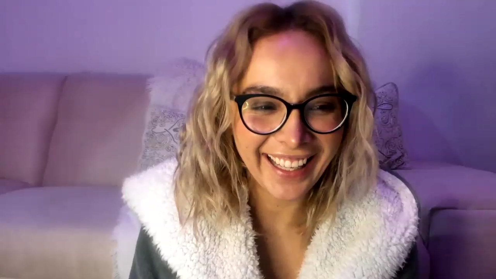Gallery image thumbnail from Angelicvegaa's myfreecams stream on, 11/27/2022, 08:43 image 14 of 20