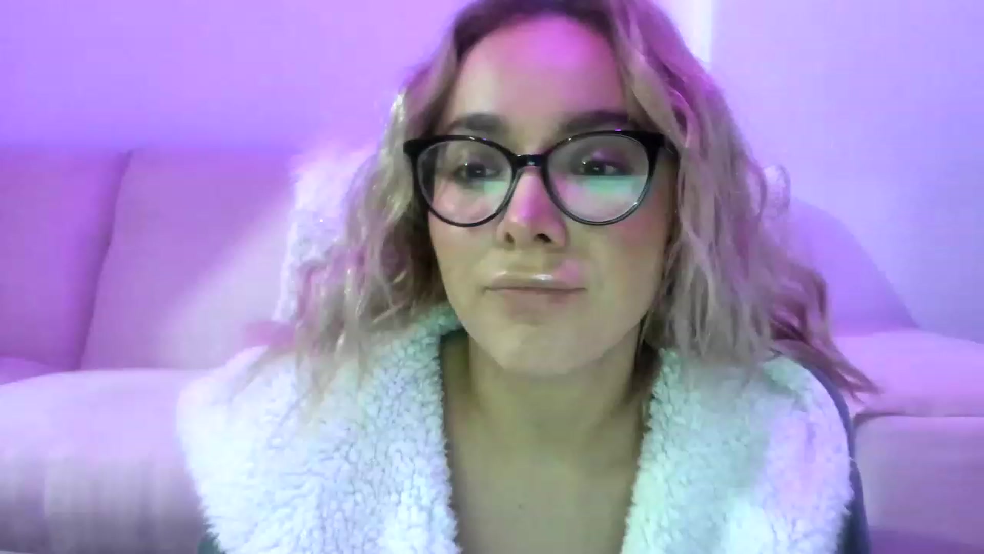 Gallery image thumbnail from Angelicvegaa's myfreecams stream on, 11/27/2022, 08:43 image 13 of 20