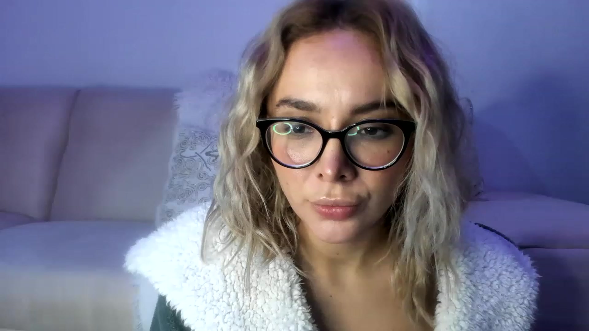 Gallery image thumbnail from Angelicvegaa's myfreecams stream on, 11/27/2022, 08:43 image 18 of 20
