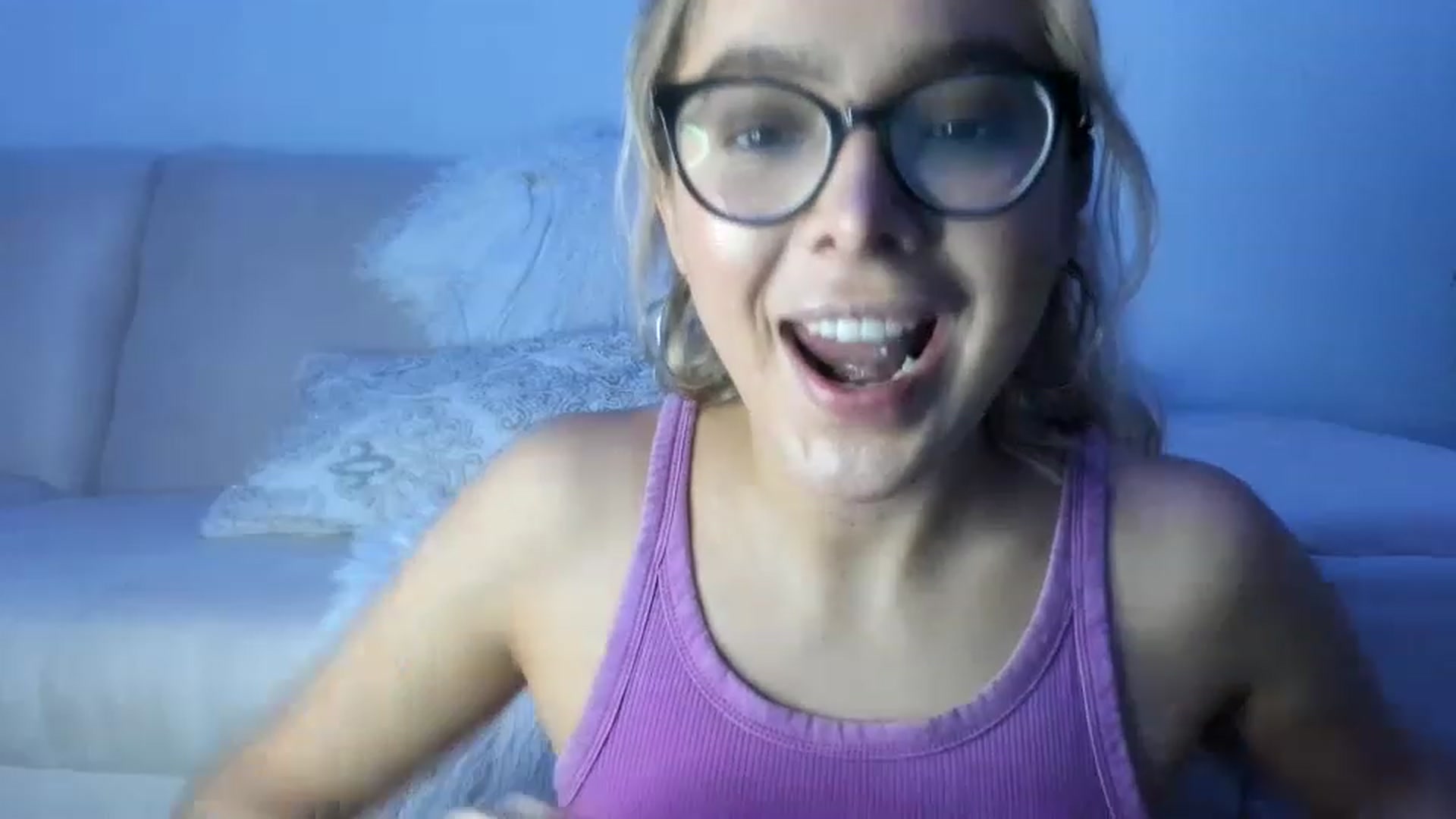 Gallery image thumbnail from Angelicvegaa's myfreecams stream on, 11/27/2022, 20:47 image 17 of 20