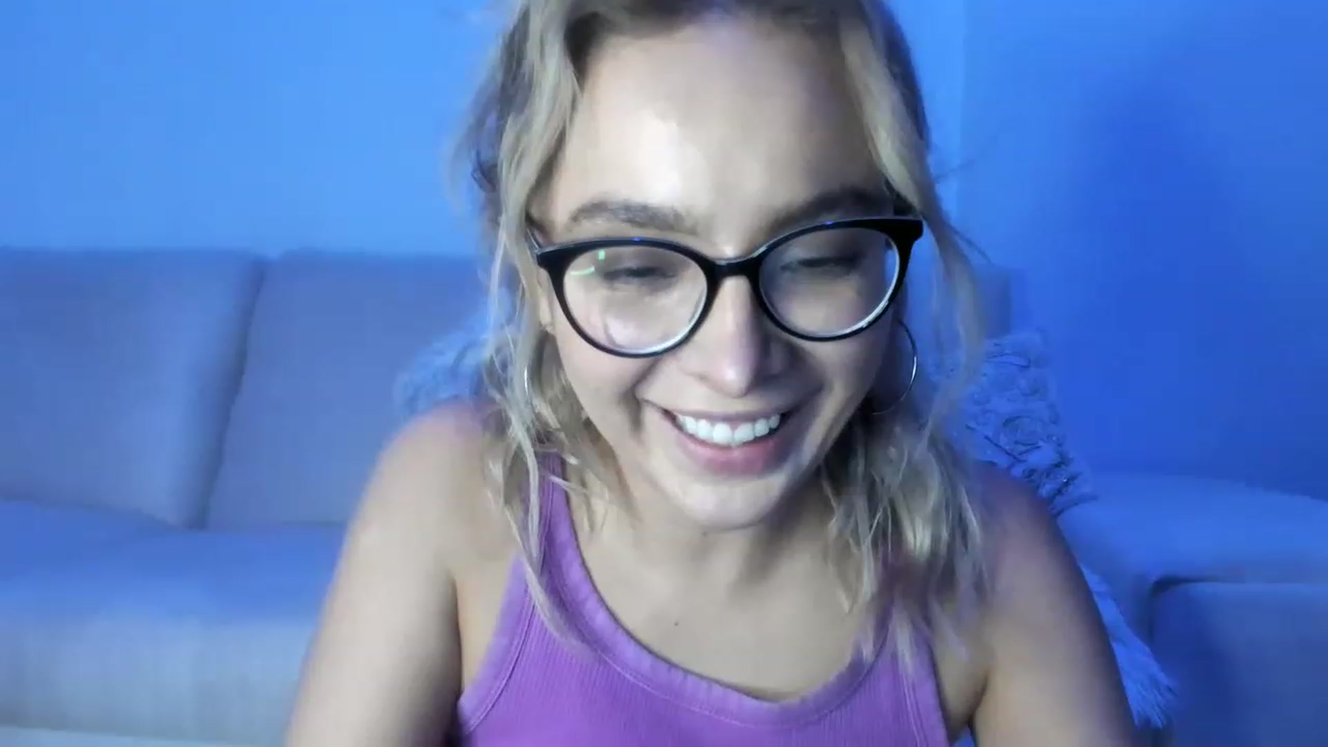 Gallery image thumbnail from Angelicvegaa's myfreecams stream on, 11/28/2022, 24:10 image 8 of 20